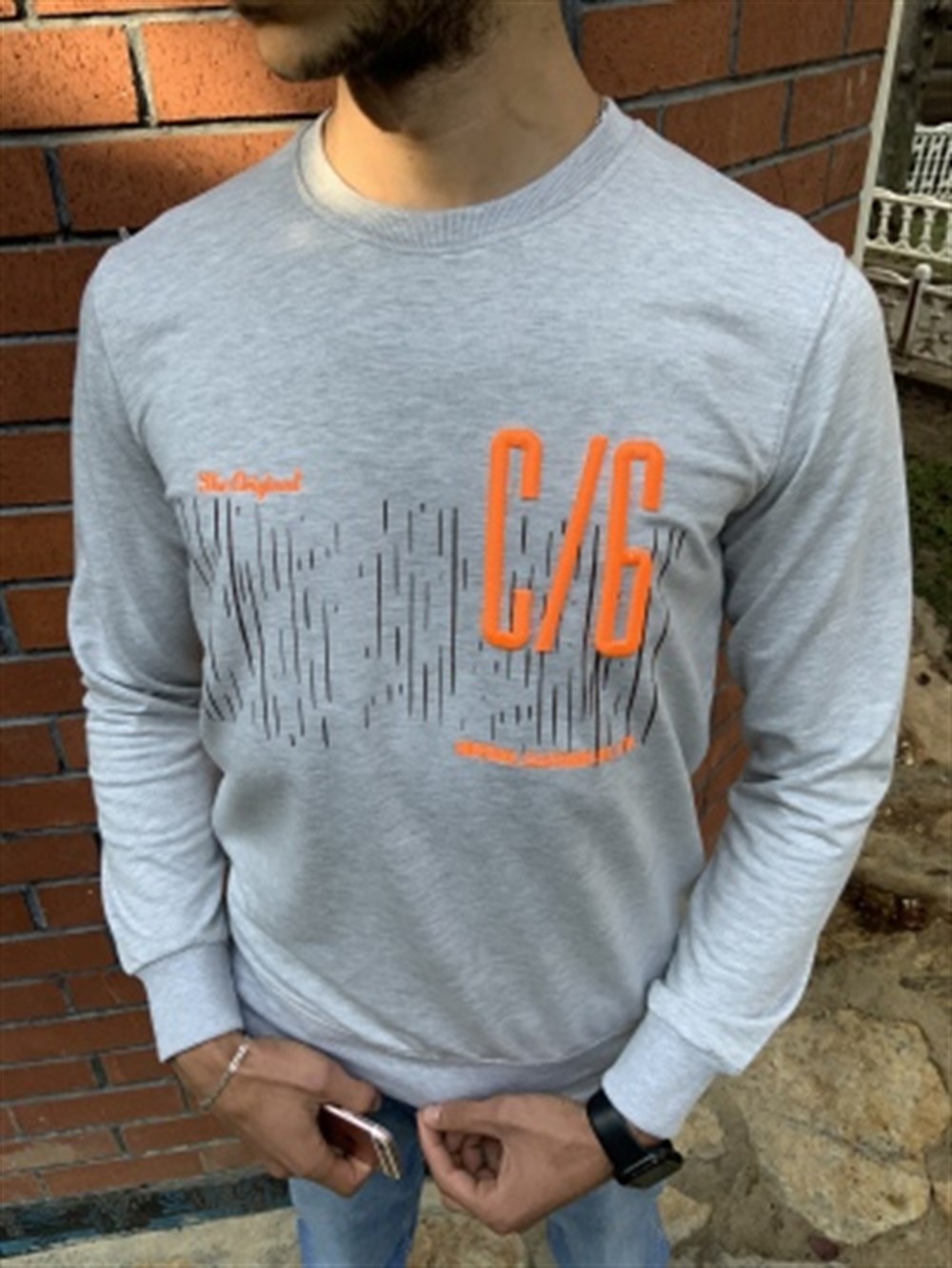 Sweatshirt
