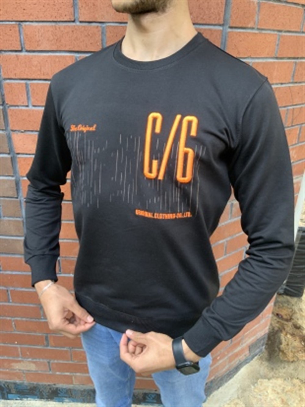 Sweatshirt