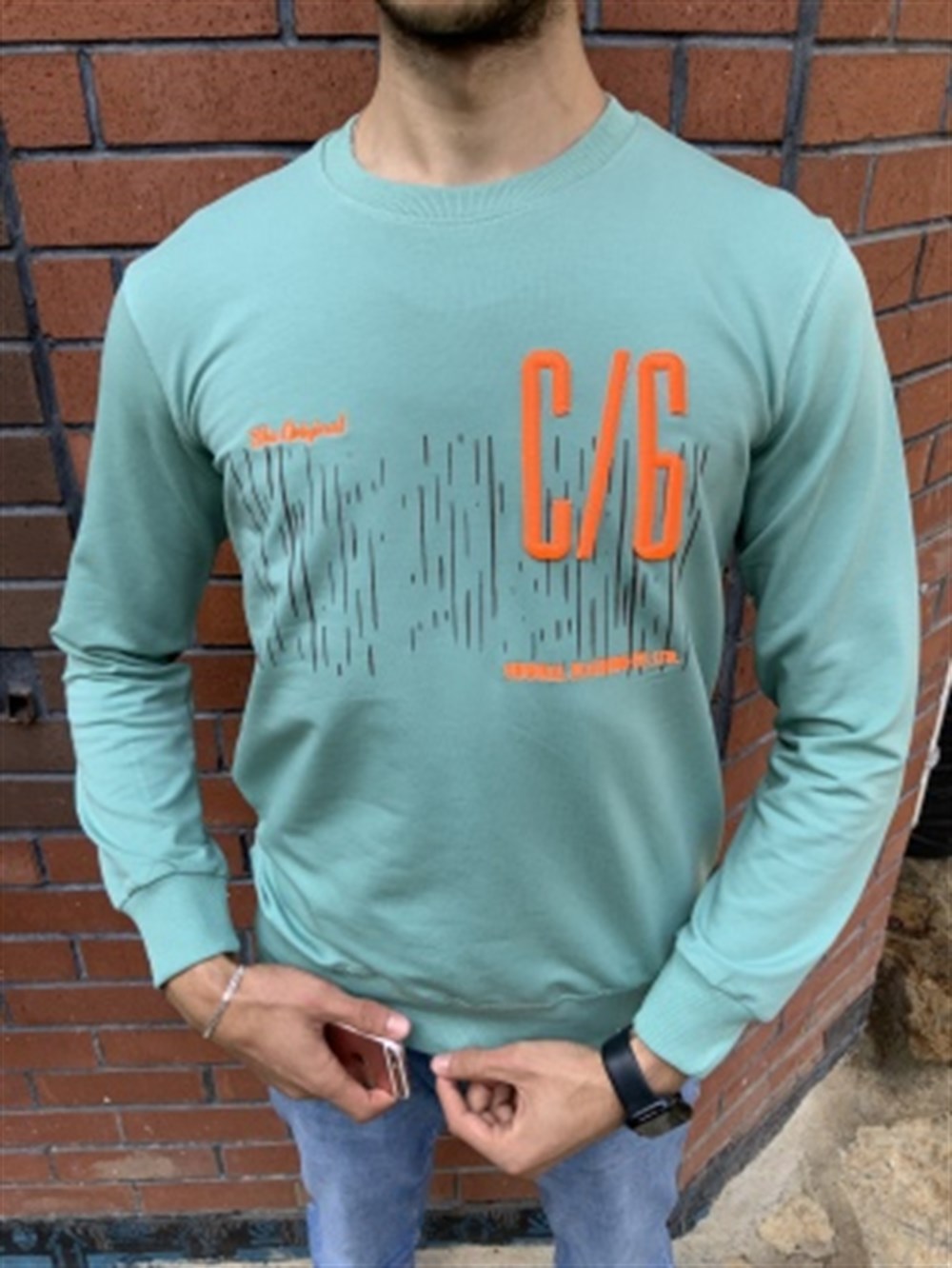 Sweatshirt
