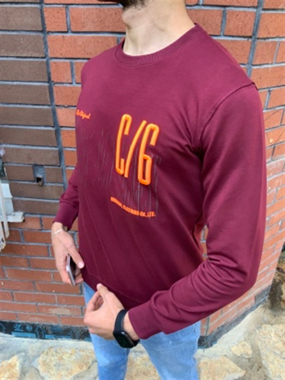 Sweatshirt