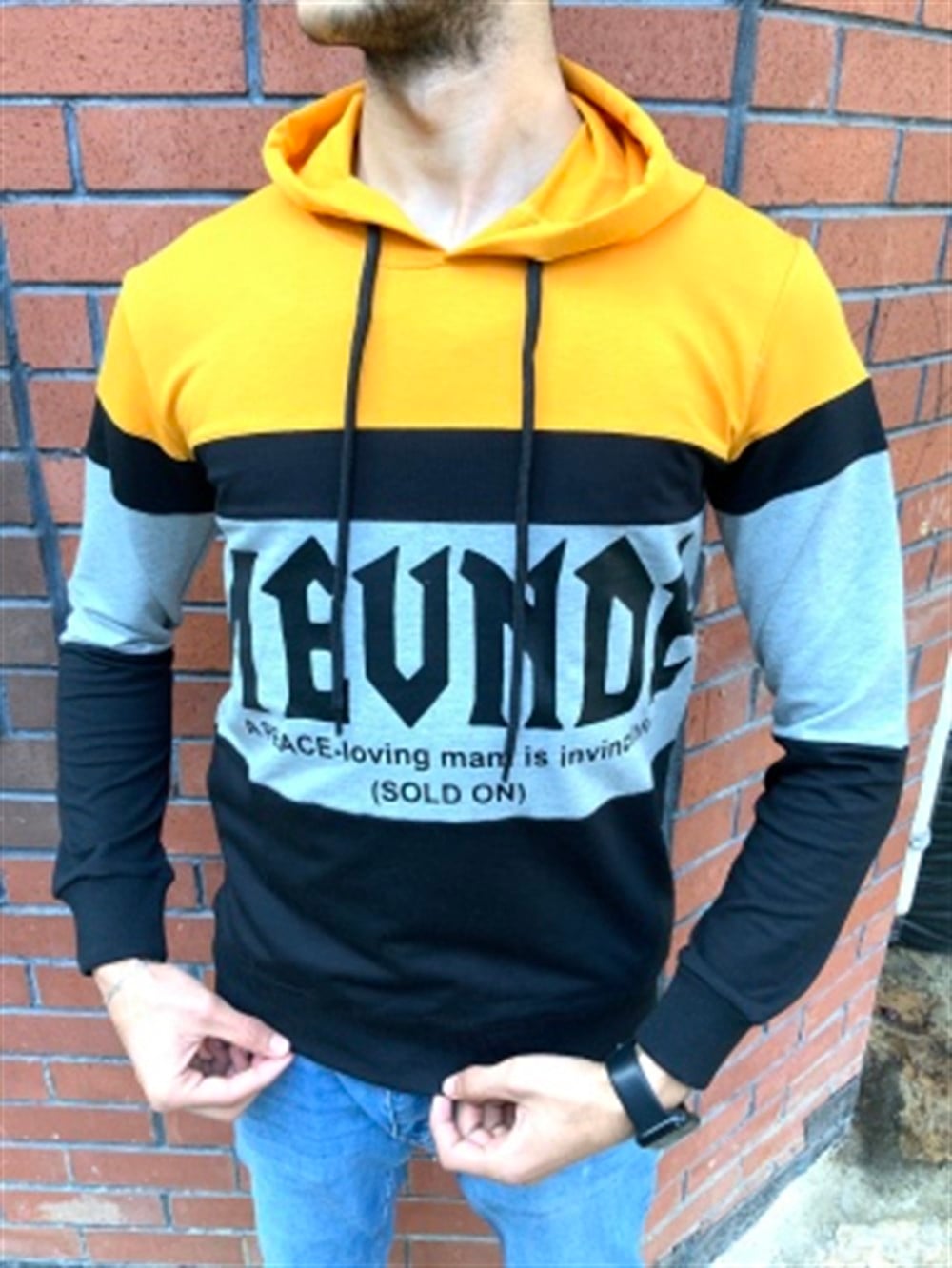 Sweatshirt