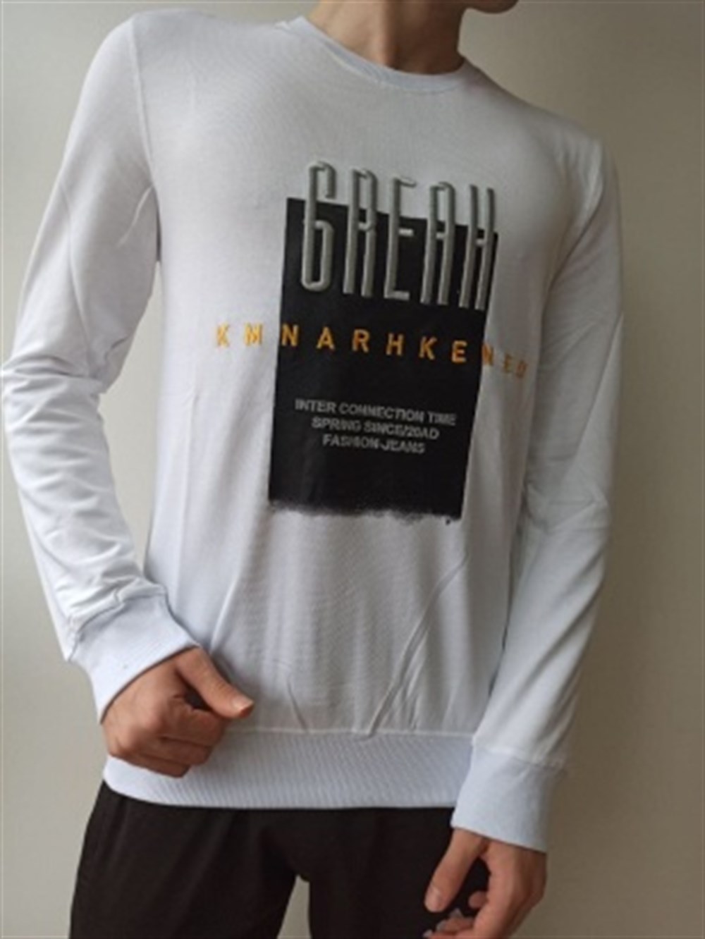 Sweatshirt