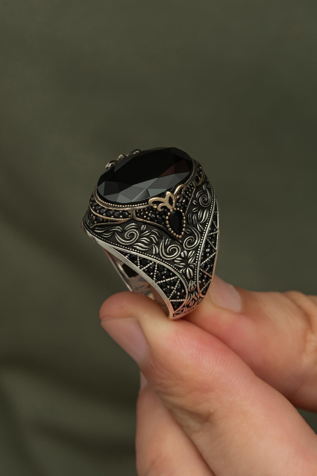 Oval Siyah Taşlı 925 Gümüş Erkek Yüzük
