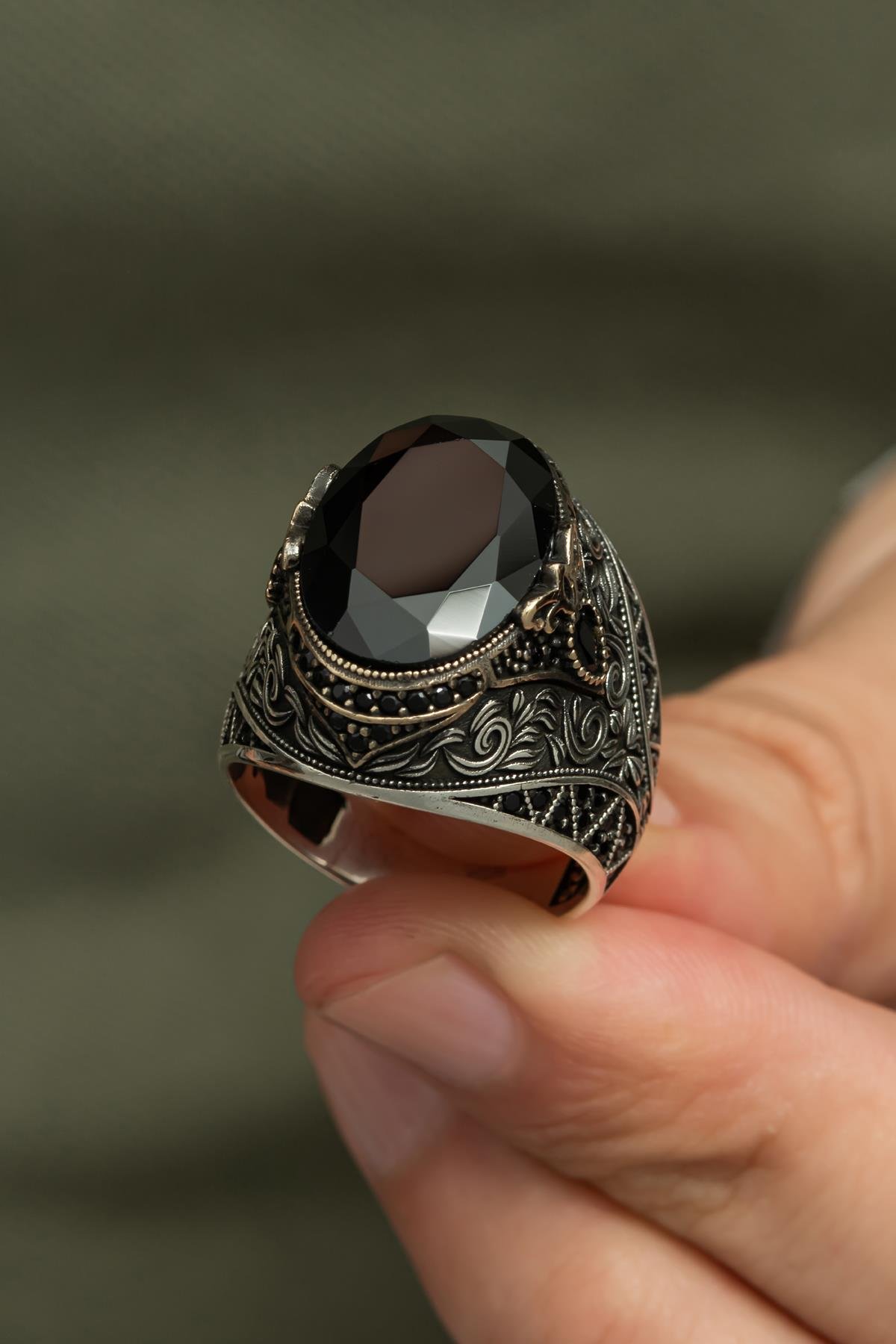 Oval Siyah Taşlı 925 Gümüş Erkek Yüzük