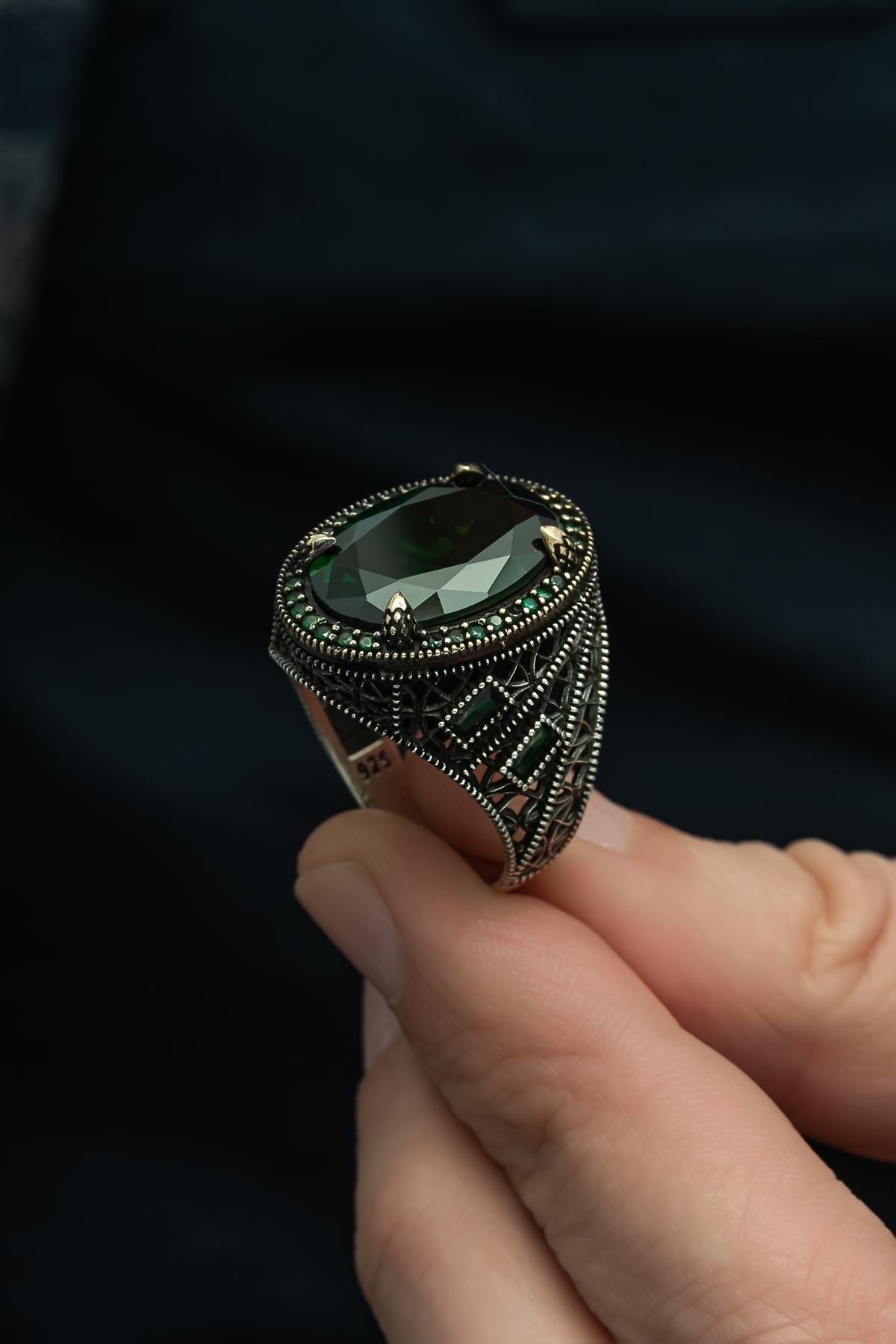 Oval Yeşil Taşlı 925 Gümüş Erkek Yüzük