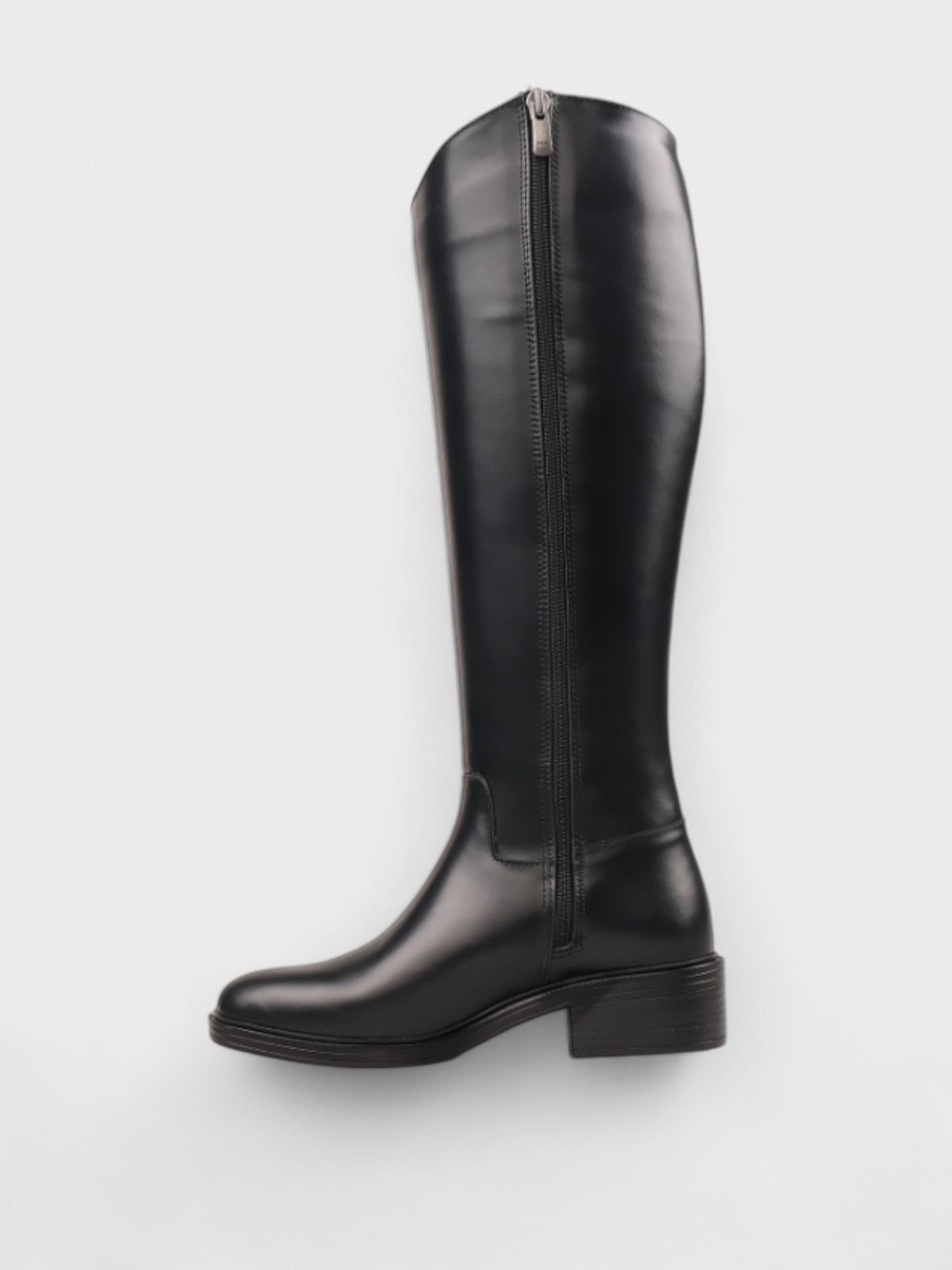 6637-25 Kadın Çizme