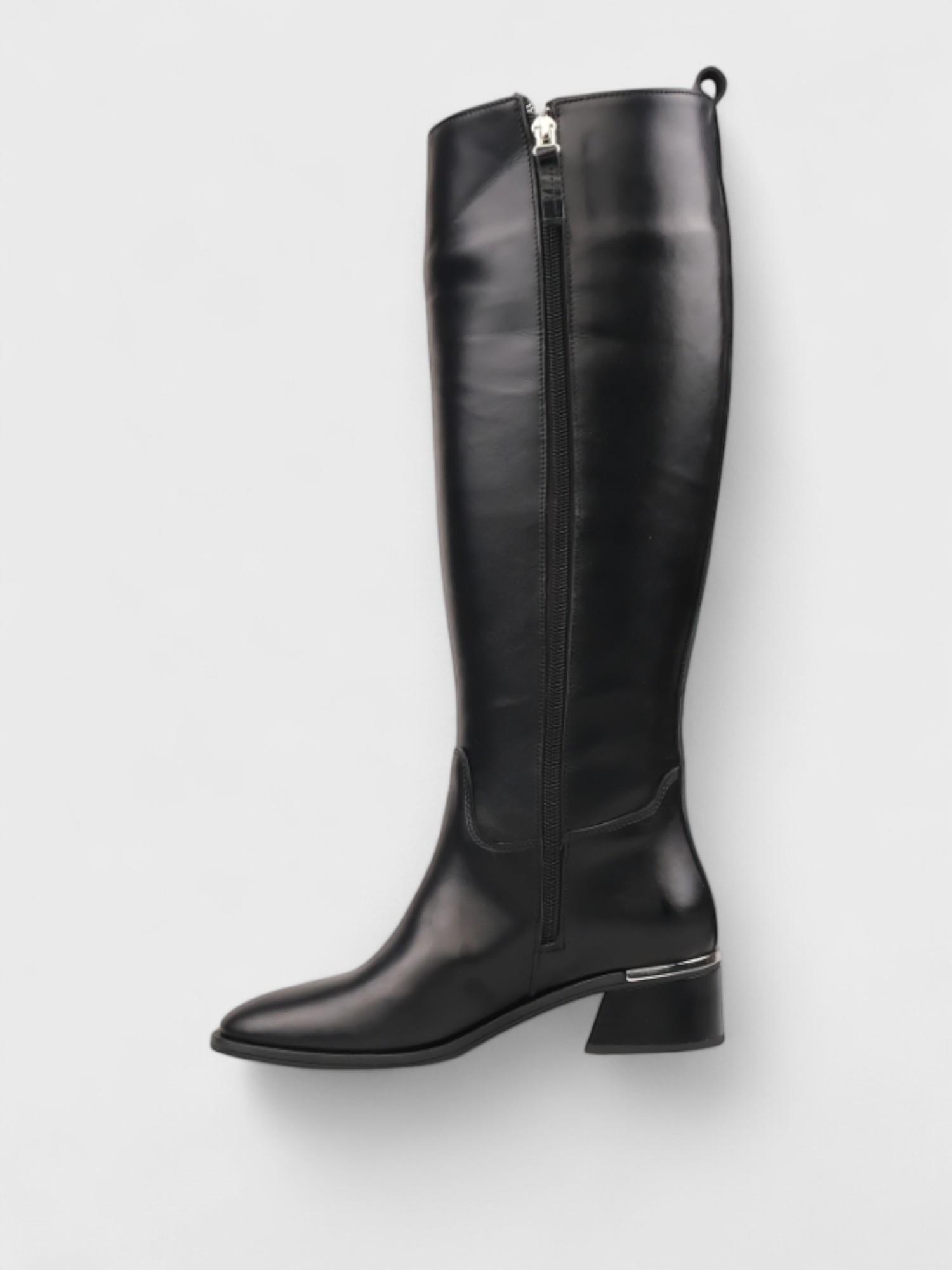 88111-25 Kadın Çizme