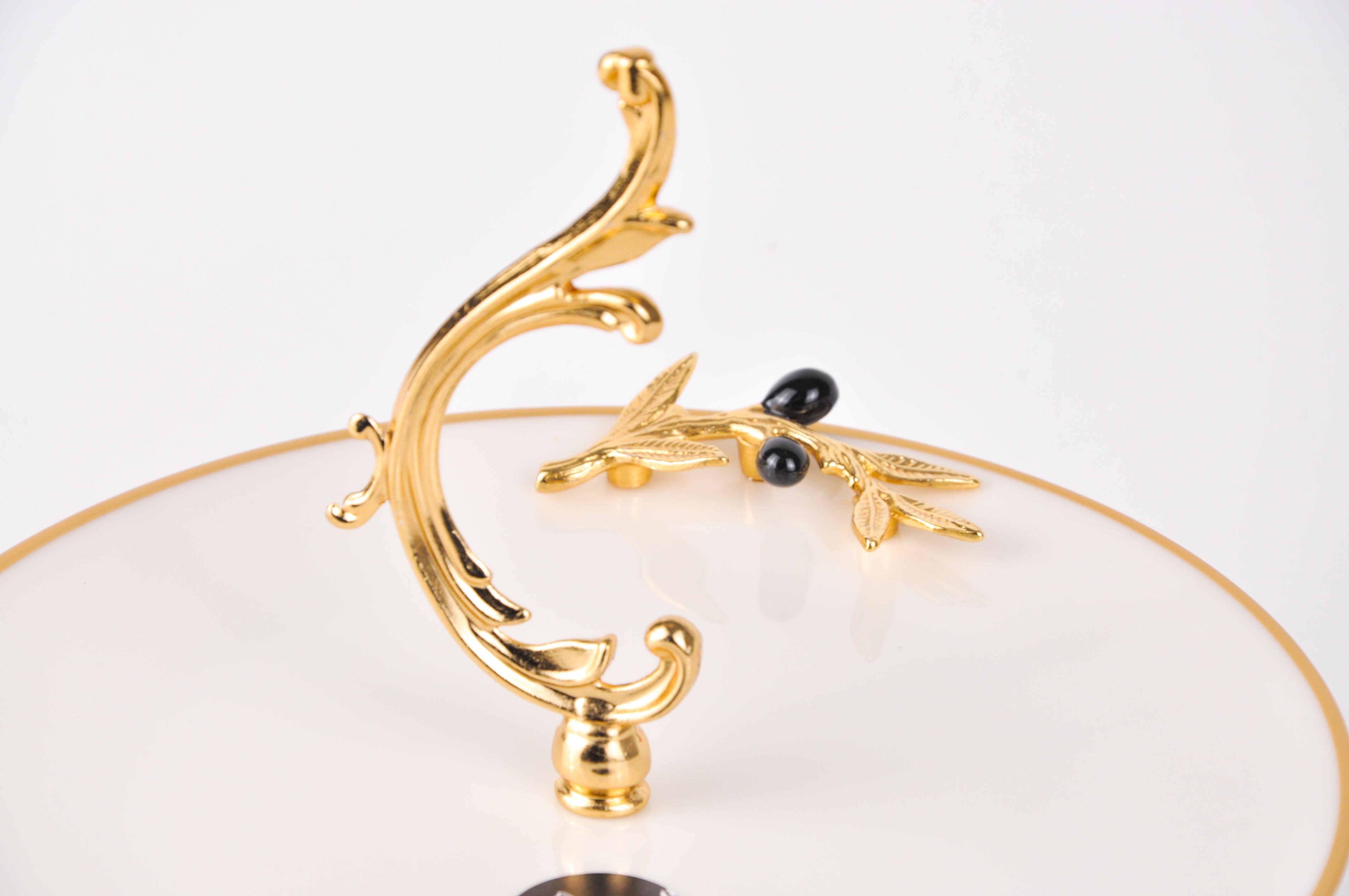 EFEGİLEfegil Oliva Siyah-Gold Yaldızlı Porselen Tutamaçlı Ayaklı 25cm Sunumluk 25x25x25cm | Karabaş Home
