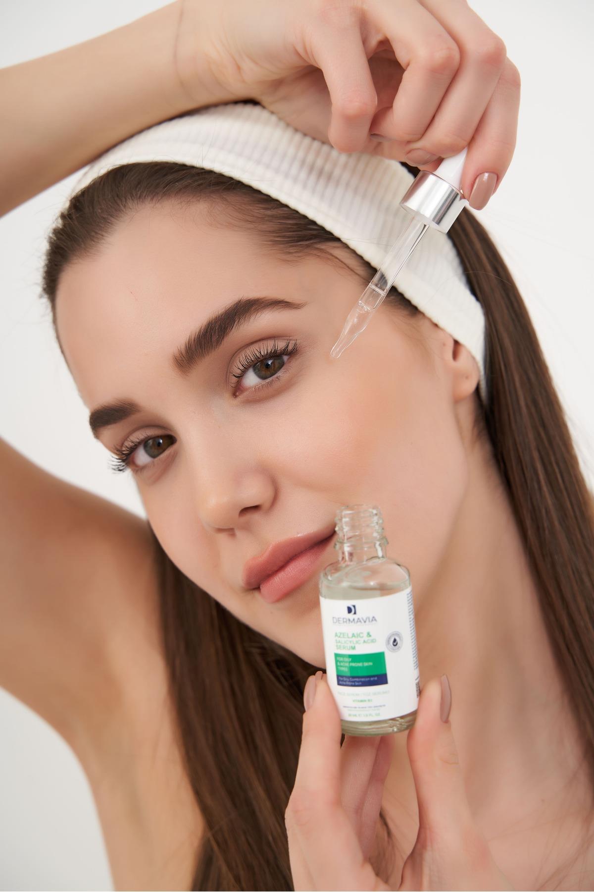 DERMAVIACİLT BAKIM SERUMLARIDermavia Yağlı Akne Eğilimli Cilt Tipleri İçin Yüz Serumu 30 ml