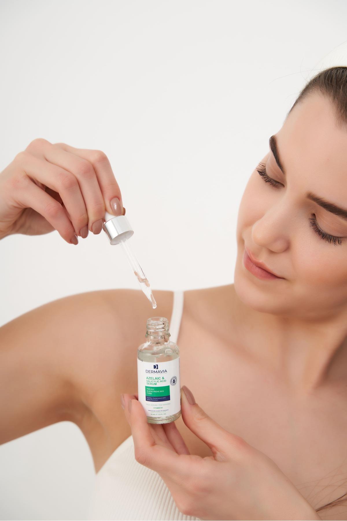 DERMAVIACİLT BAKIM SERUMLARIDermavia Yağlı Akne Eğilimli Cilt Tipleri İçin Yüz Serumu 30 ml