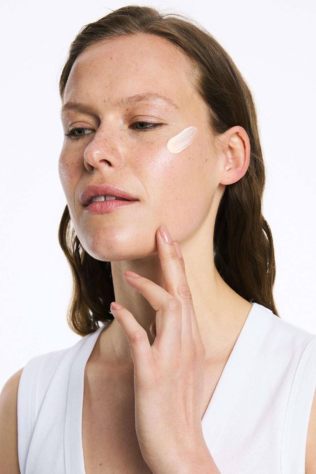 INO BeautyYÜZ GÜNEŞ ÜRÜNLERİIno Beauty Broad Spectrum SPF 50+ Yüksek Korumalı Güneş Kremi - 02 Medium 50 ml