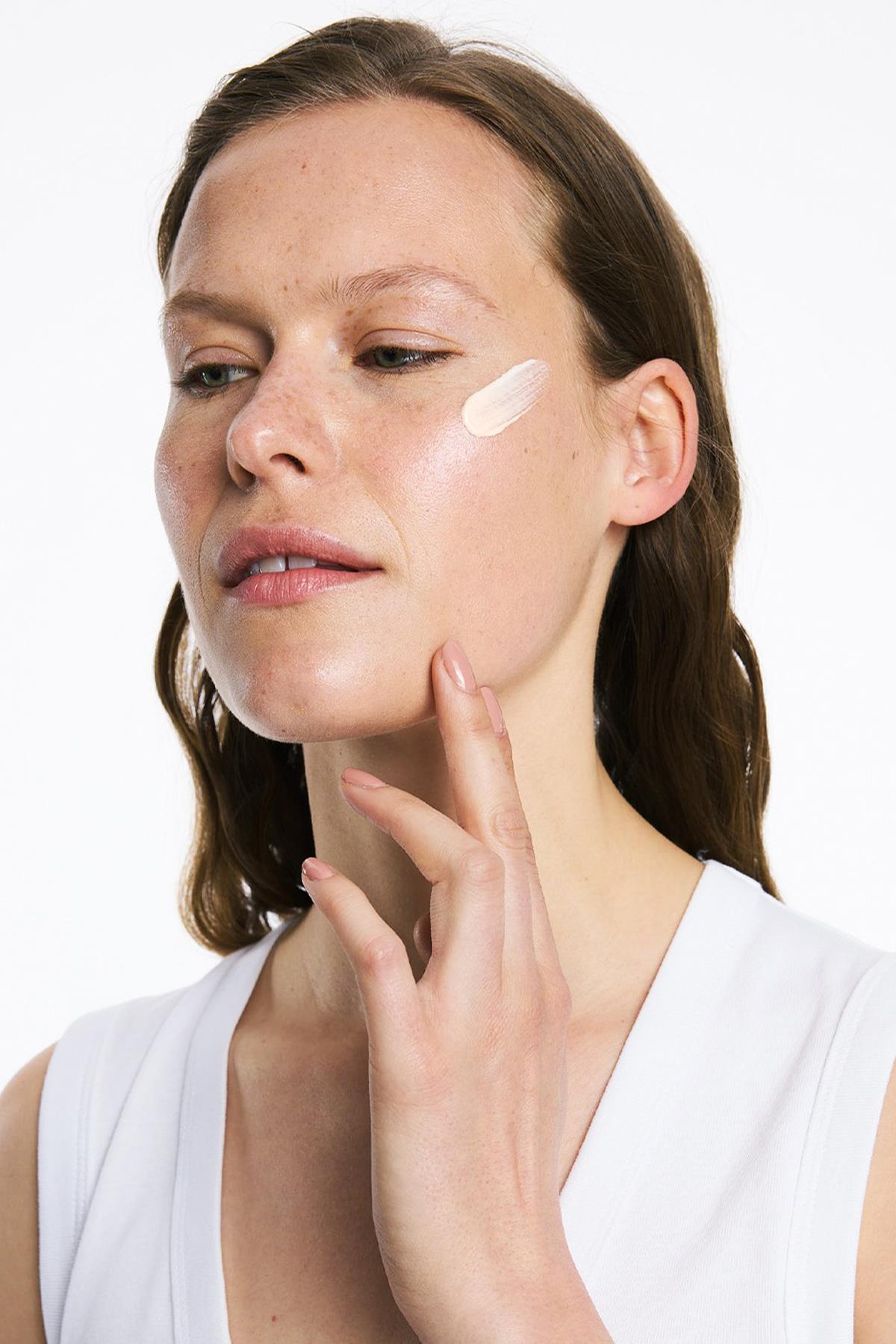 INO BeautyYÜZ GÜNEŞ ÜRÜNLERİIno Beauty Broad Spectrum SPF 50+ Yüksek Korumalı Güneş Kremi - 01 Light 50 ml