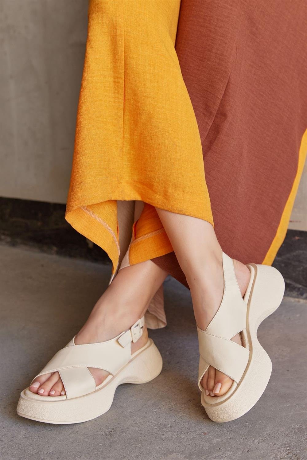 Aisha Bej Hakiki Deri Kadın Sandalet