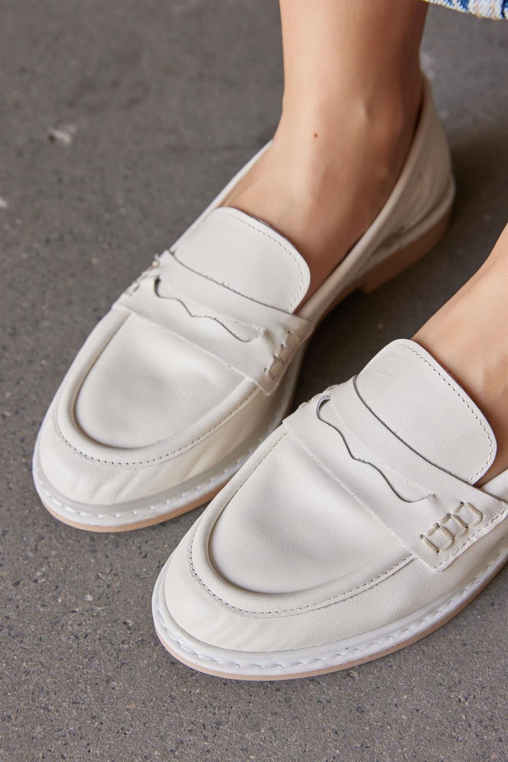 Almira Beyaz Hakiki Deri Kadın Loafer