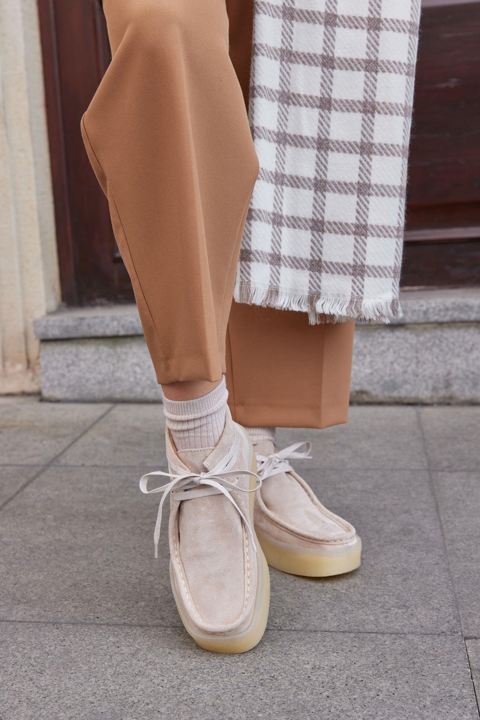 Amber Bisküvi Hakiki Süet Kadın Bağcıklı Bot