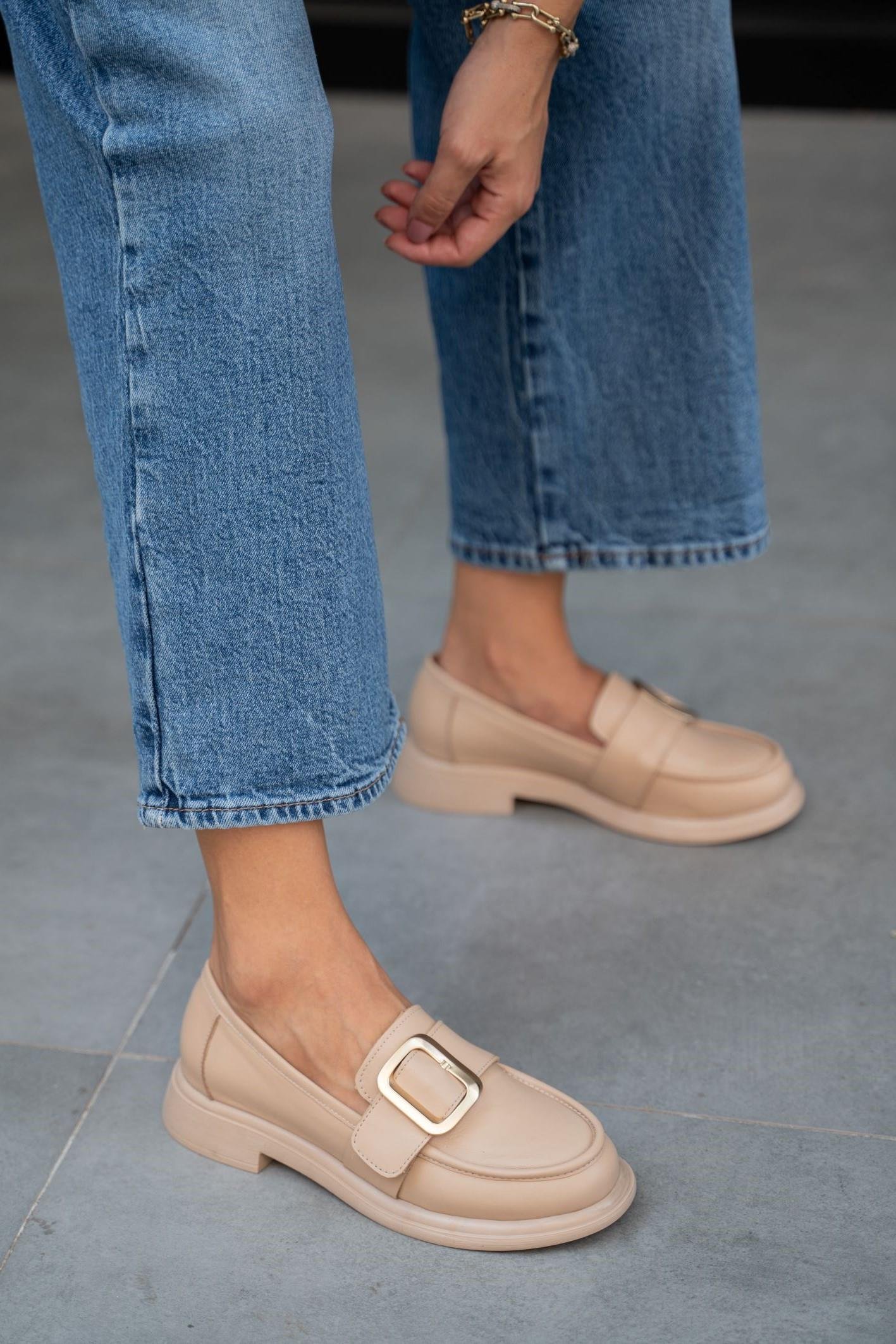 Balerine Nude Hakiki Deri Altın Tokalı Kadın Loafer