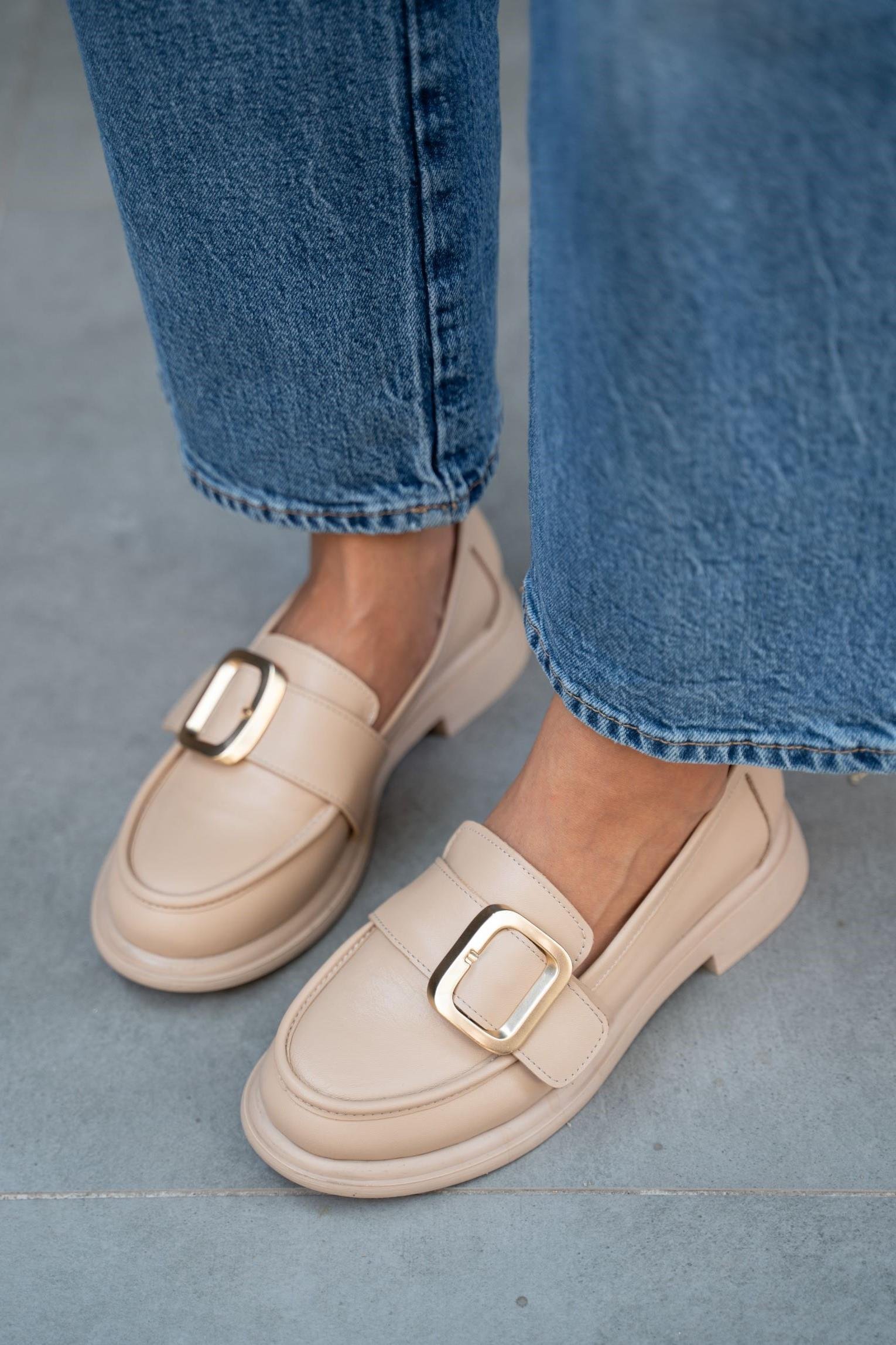 Balerine Nude Hakiki Deri Altın Tokalı Kadın Loafer