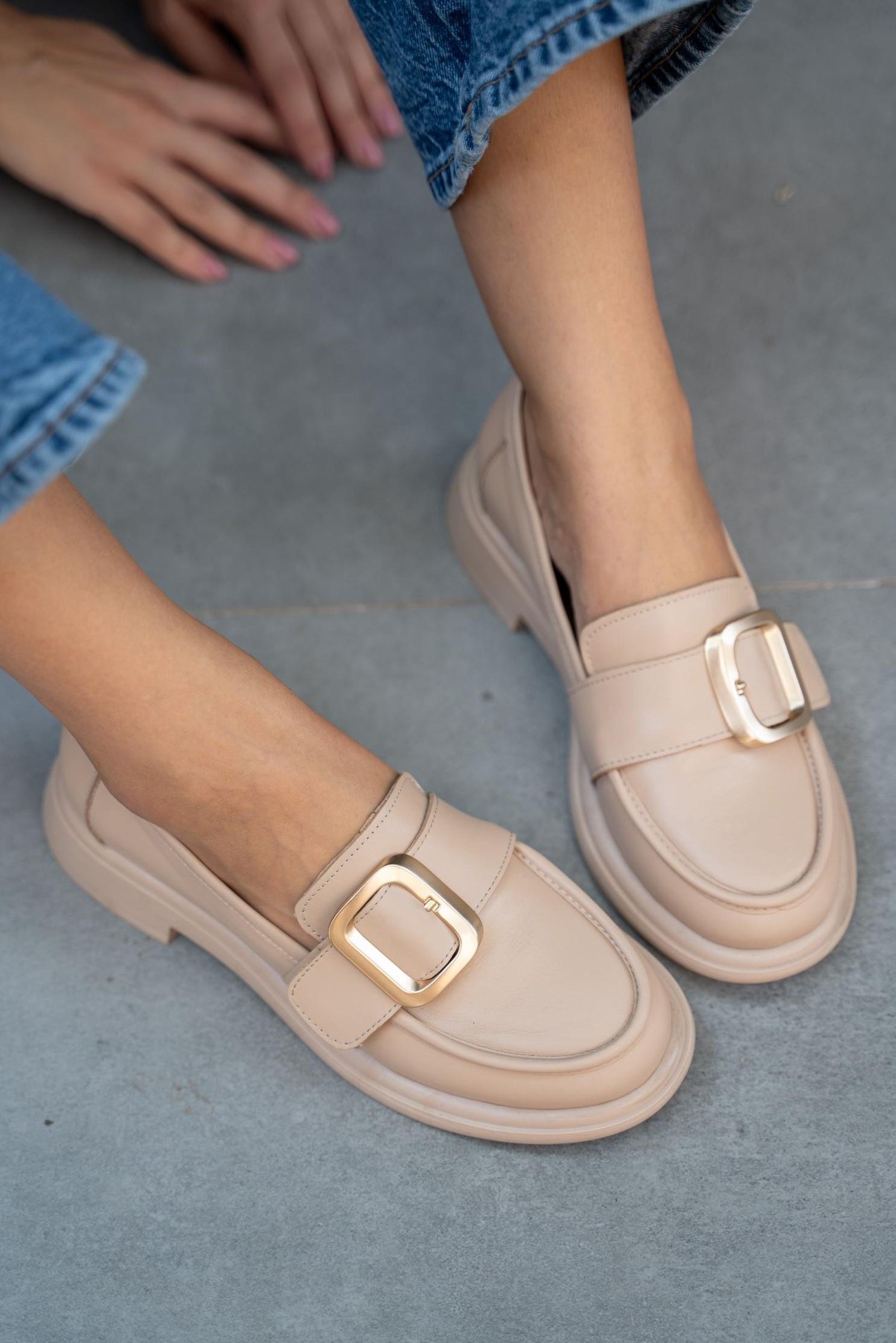 Balerine Nude Hakiki Deri Altın Tokalı Kadın Loafer