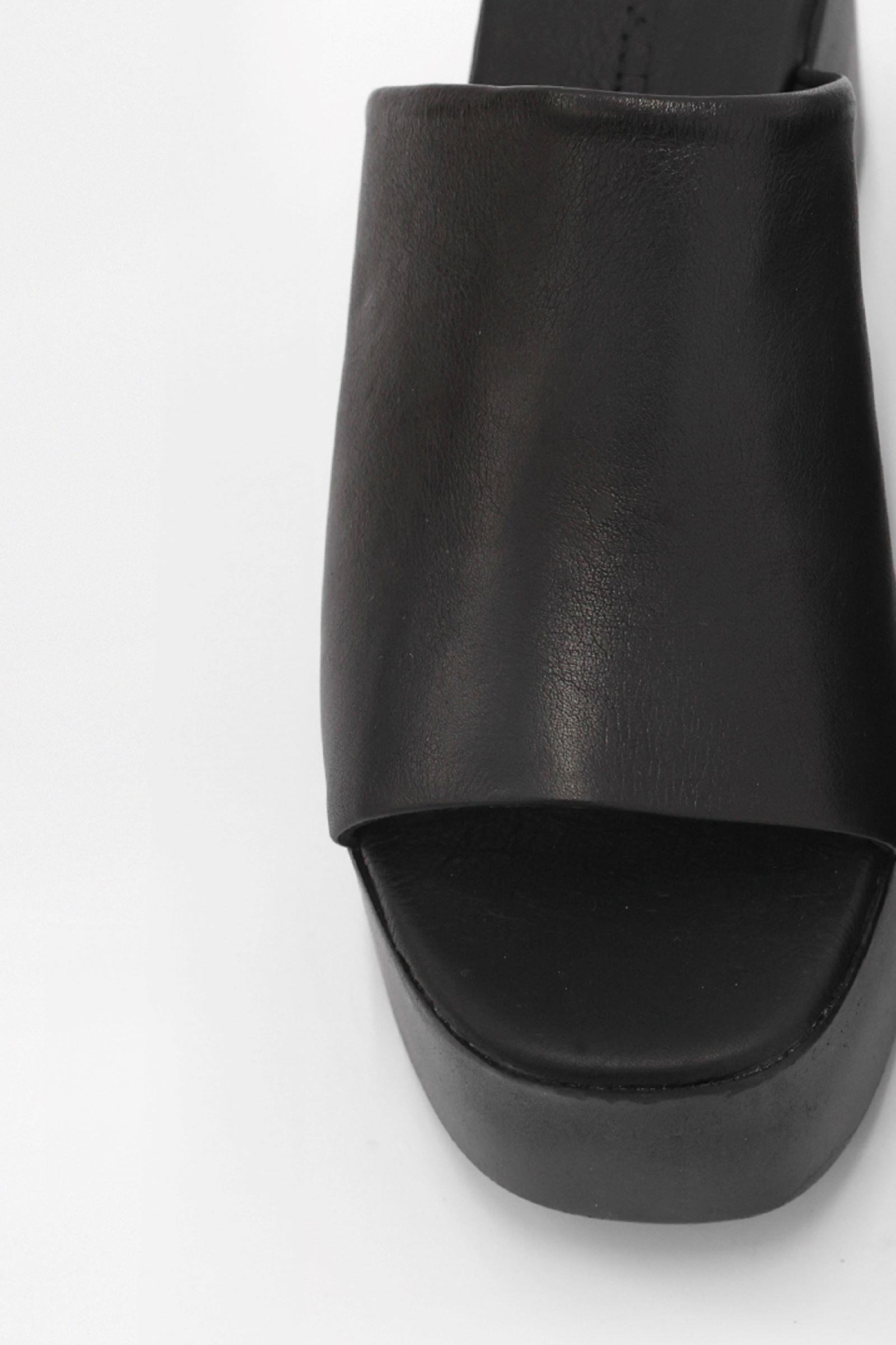 Ballon Siyah Hakiki Deri Topuklu Terlik