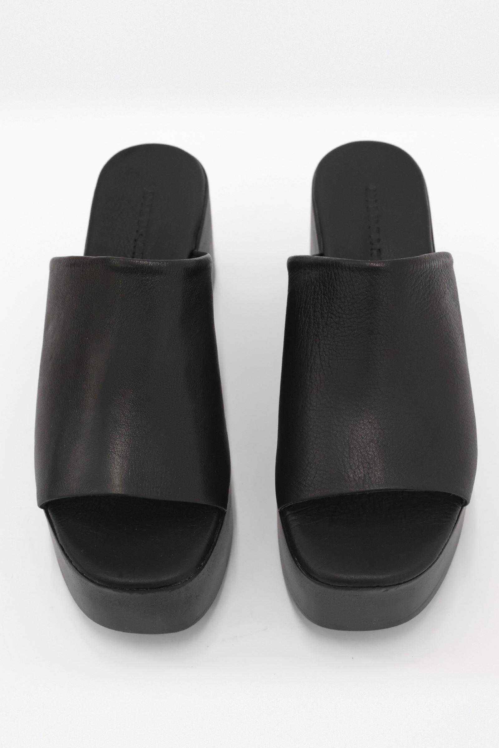 Ballon Siyah Hakiki Deri Topuklu Terlik