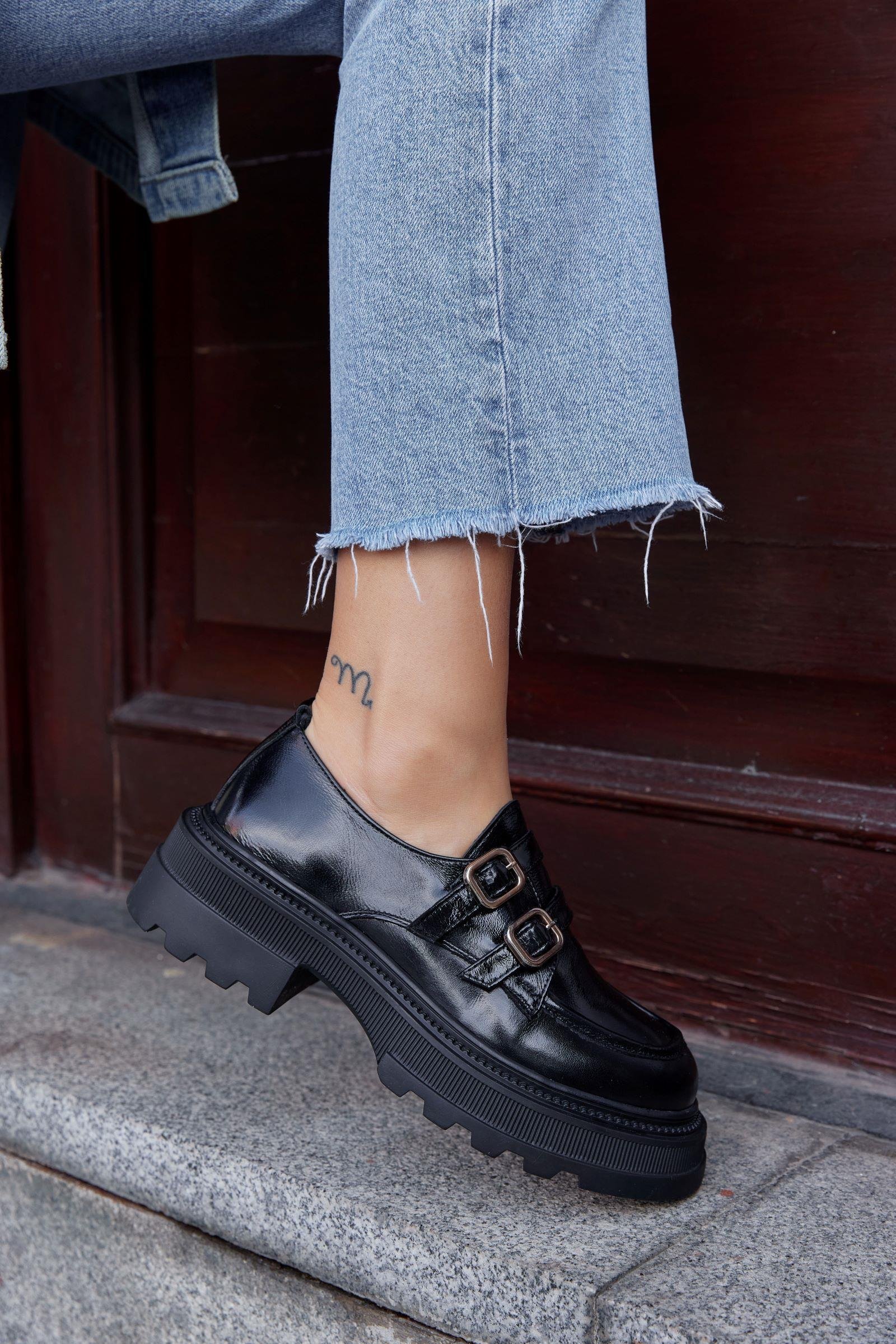 Belly Siyah Rugan Hakiki Deri Kalın Tabanlı Kadın Loafer