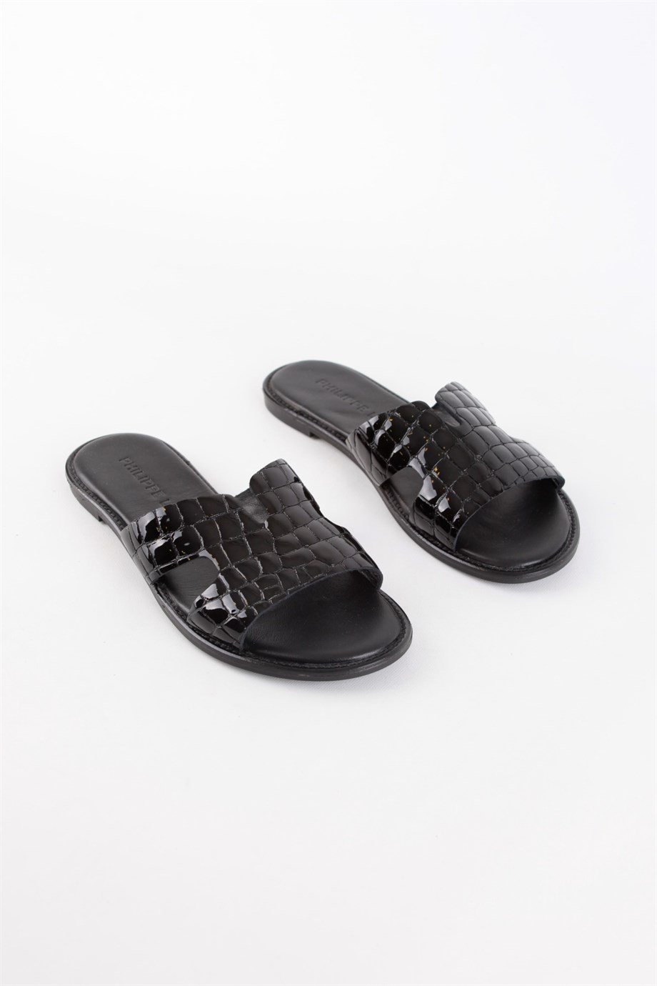Bianca Siyah Kroko Baskılı Hakiki Deri Kadın Terlik