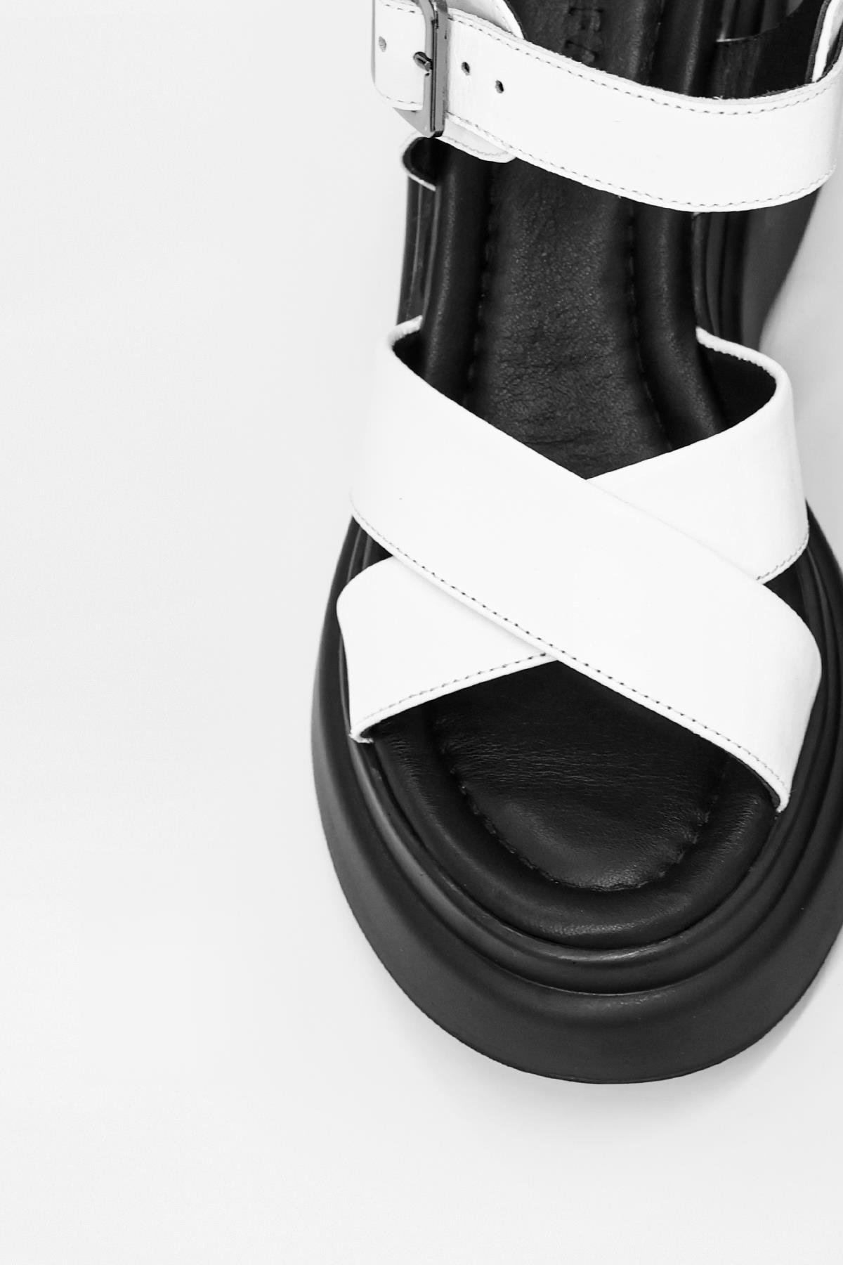 Bride Beyaz Hakiki Deri Topuklu Kadın Sandalet