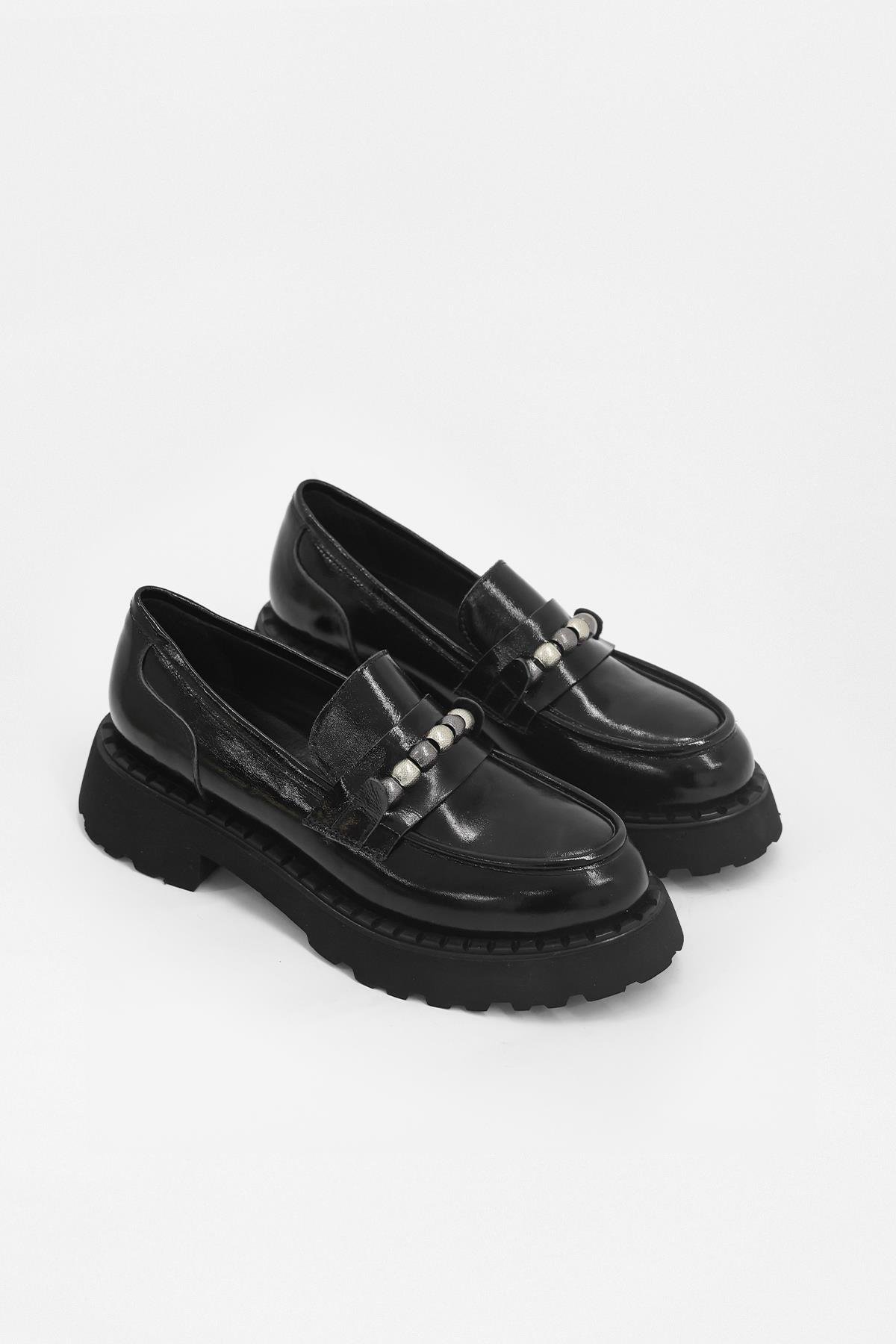 Bukle Siyah Rugan Hakiki Deri Kadın Loafer