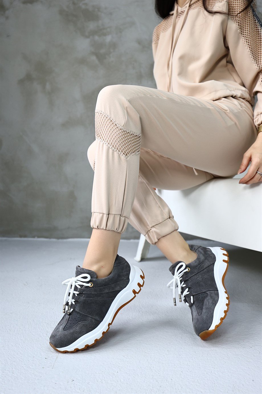 Comfort Gri Süet Hakiki Deri Kadın Sneaker