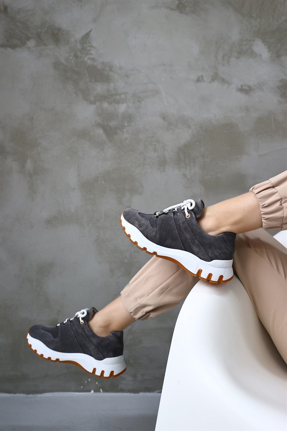 Comfort Gri Süet Hakiki Deri Kadın Sneaker