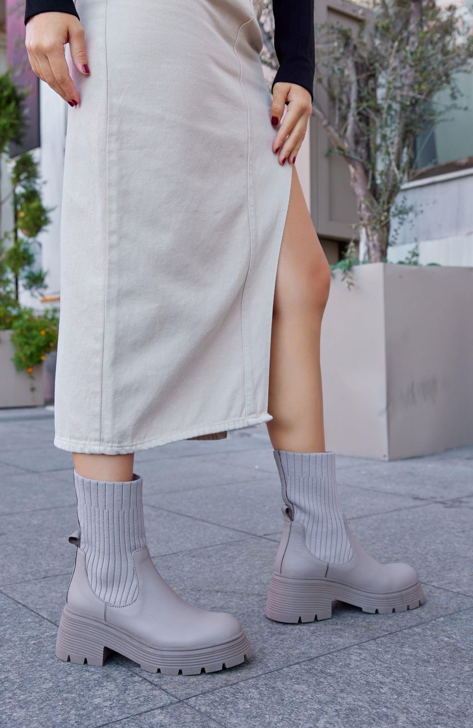 Cosmos Vizon Hakiki Deri Triko Topuklu  Bot