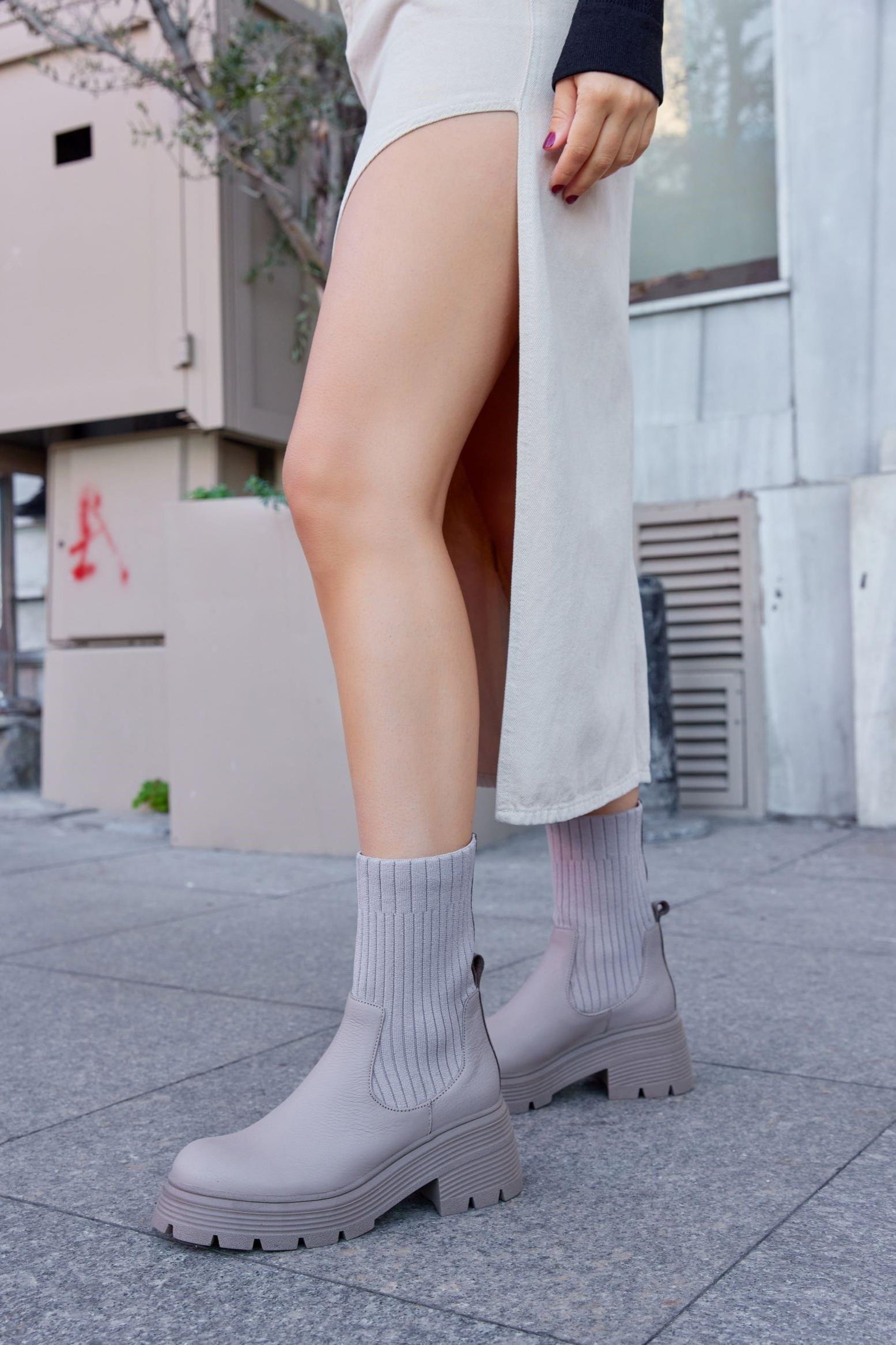 Cosmos Vizon Hakiki Deri Triko Topuklu  Bot