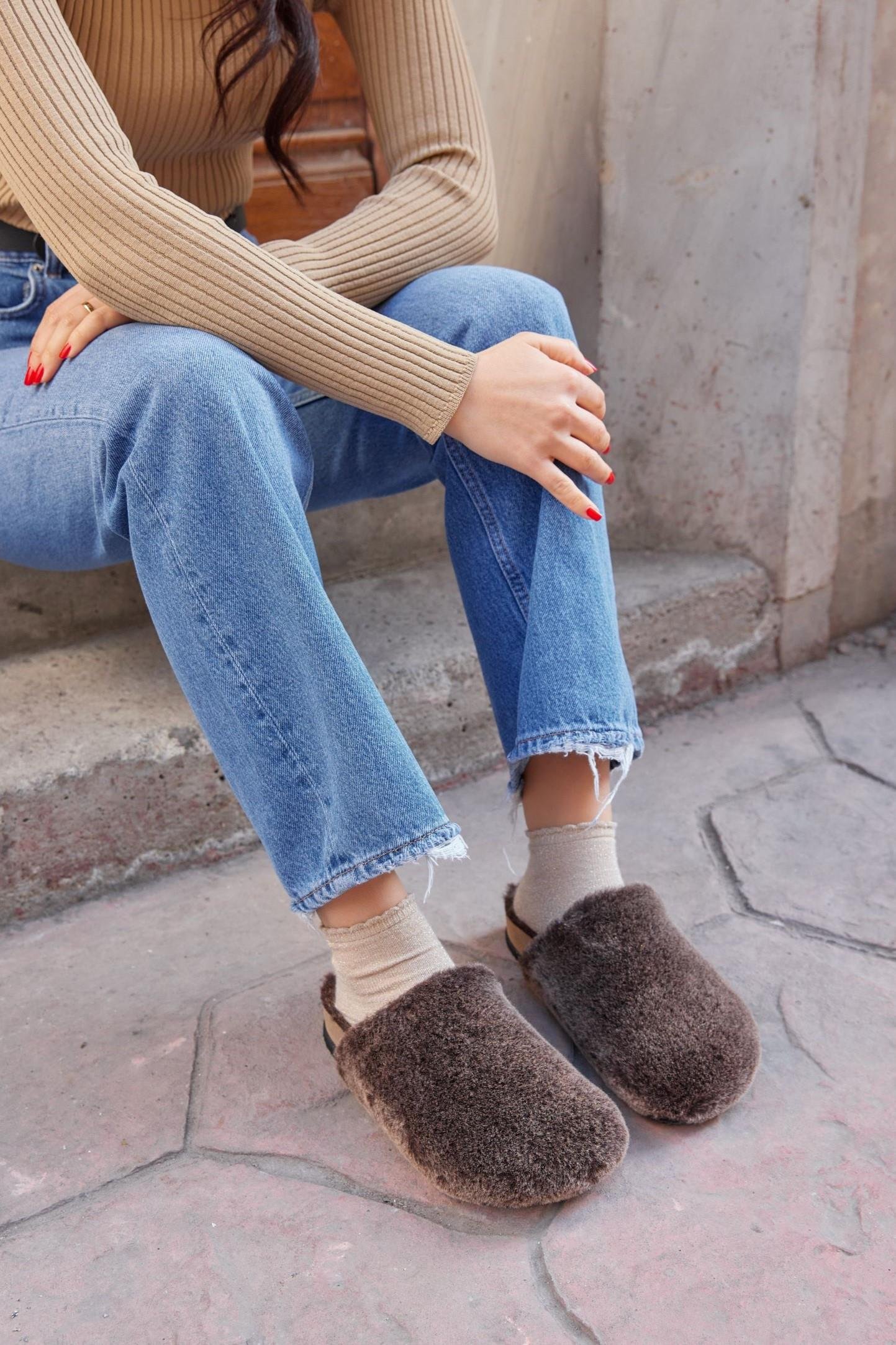 Cosshe Brown Color Furry Women's Slippers