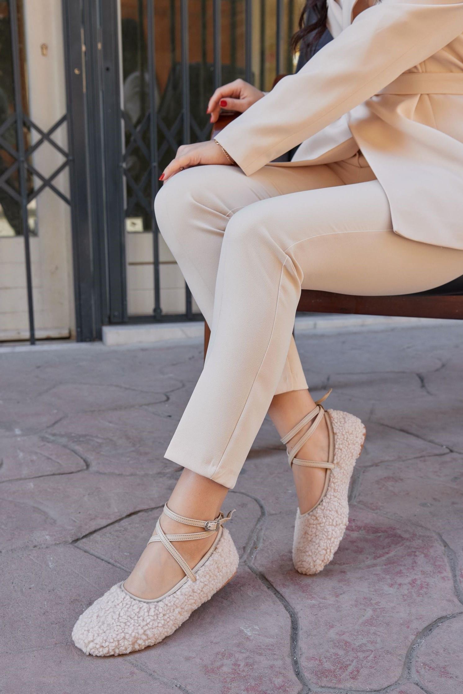 Crema Bej Hakiki Deri Peluş Babet