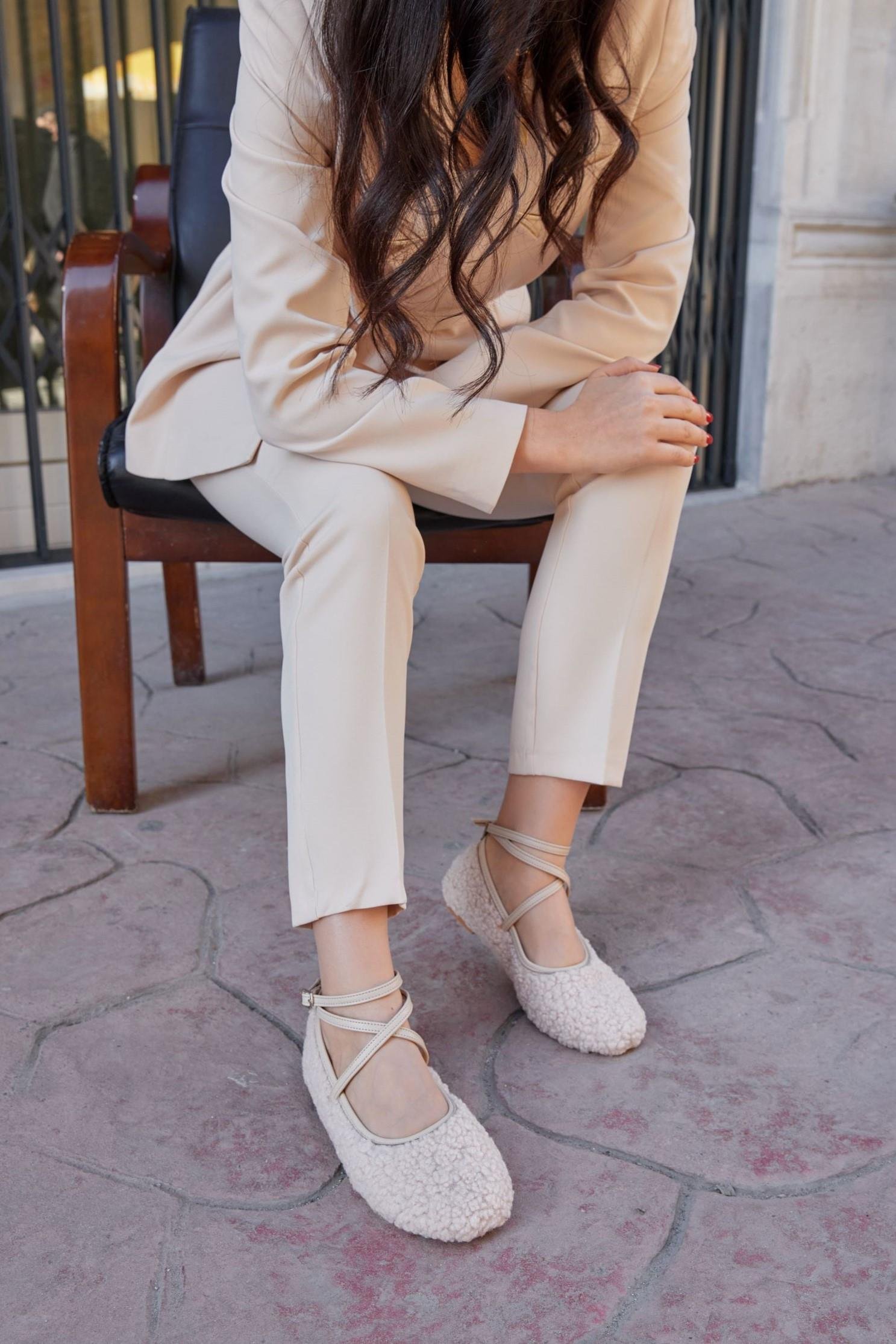 Crema Bej Hakiki Deri Peluş Babet