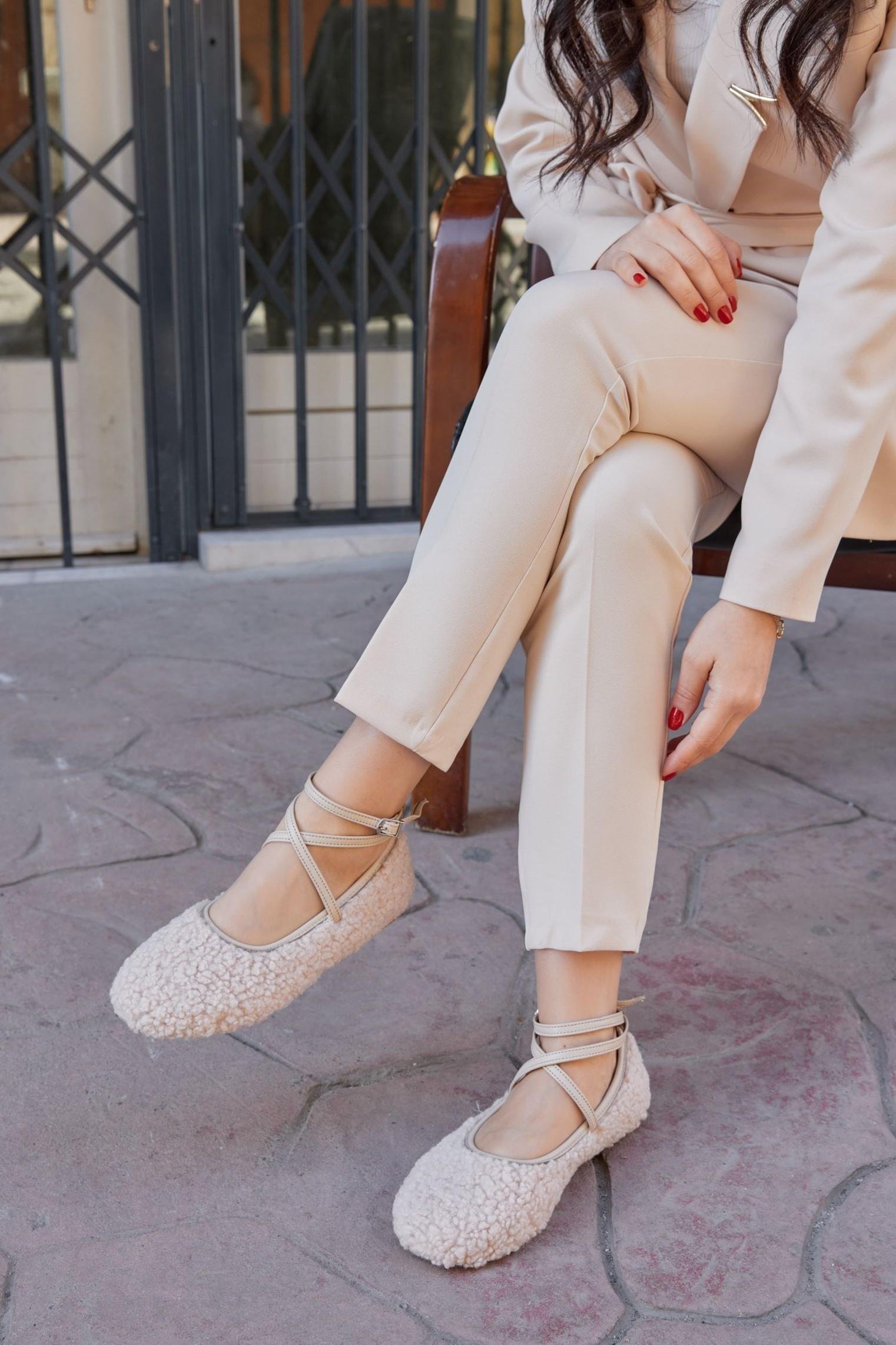 Crema Bej Hakiki Deri Peluş Babet