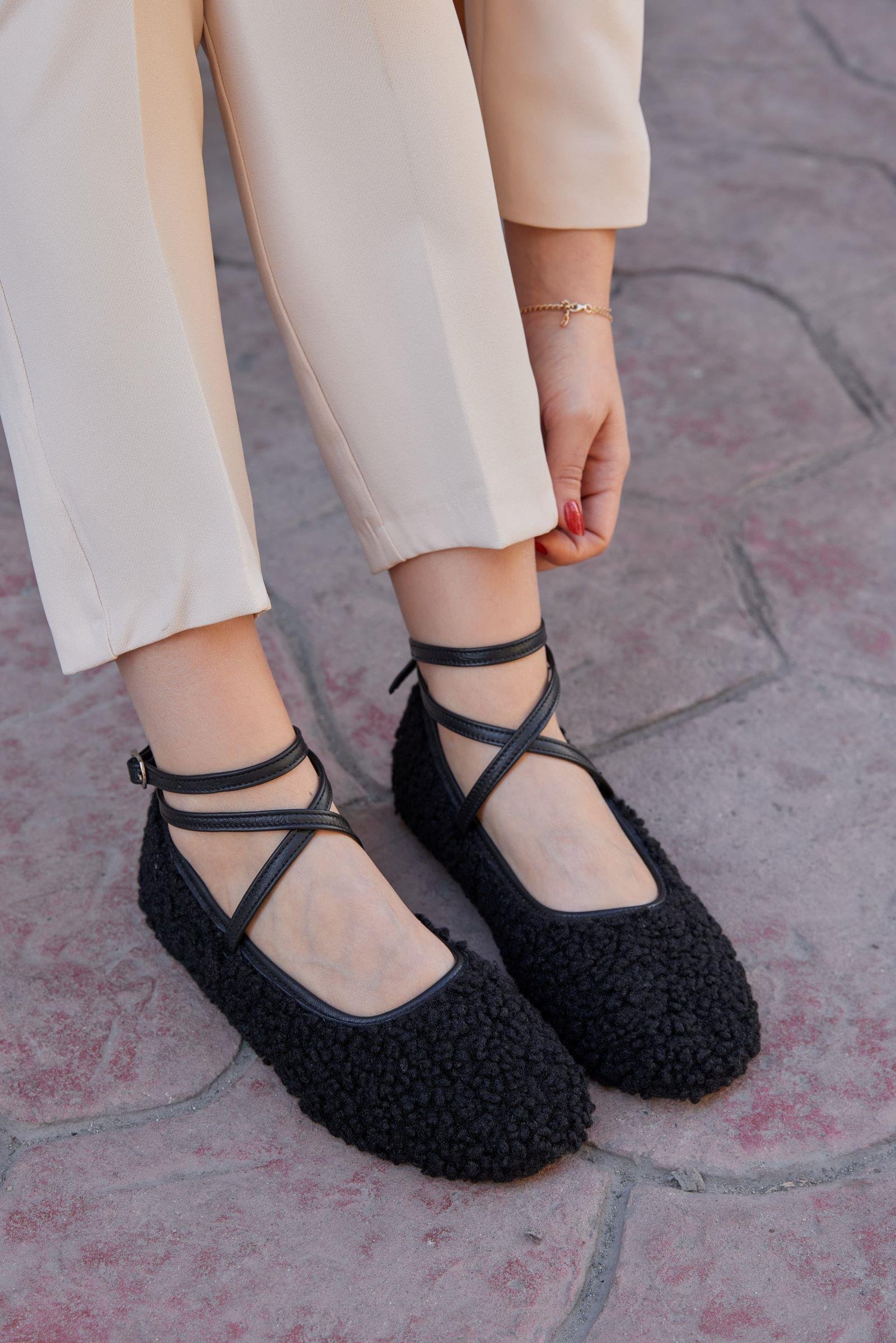 Crema Siyah Hakiki Deri Peluş Babet