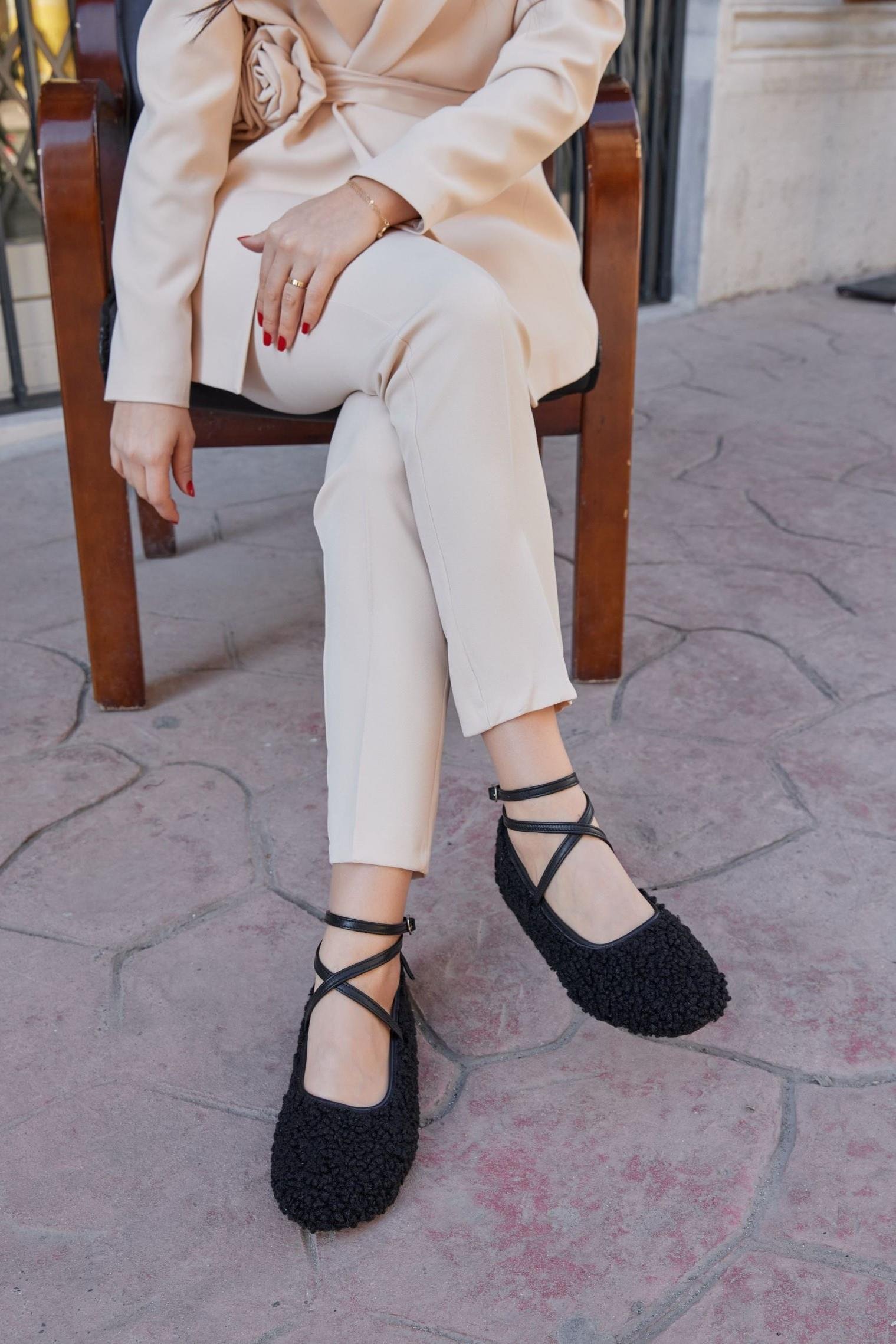 Crema Siyah Hakiki Deri Peluş Babet