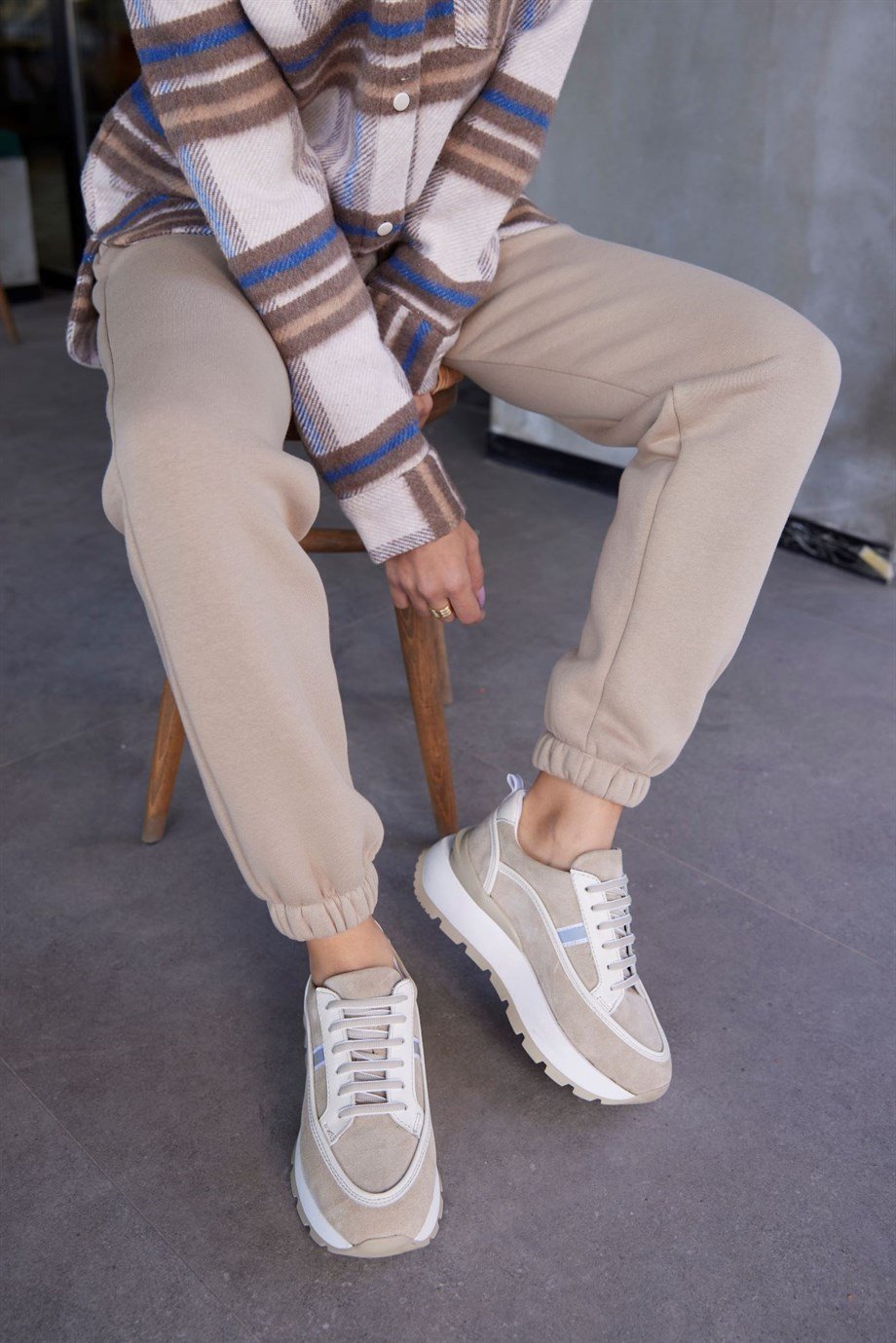 Dapne Bej Hakiki Süet Kalın Tabanlı Kadın Sneaker