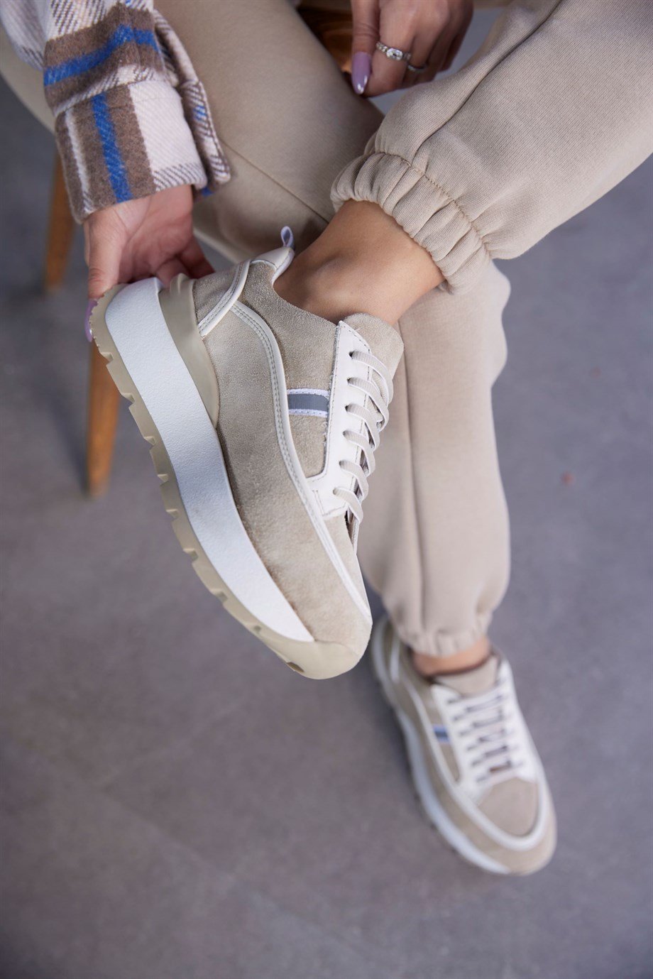 Dapne Bej Hakiki Süet Kalın Tabanlı Kadın Sneaker