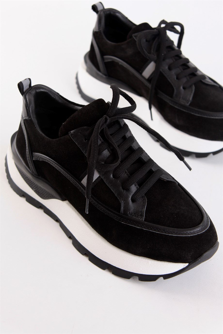 Dapne Siyah Hakiki Deri Kalın Tabanlı Kadın Sneaker