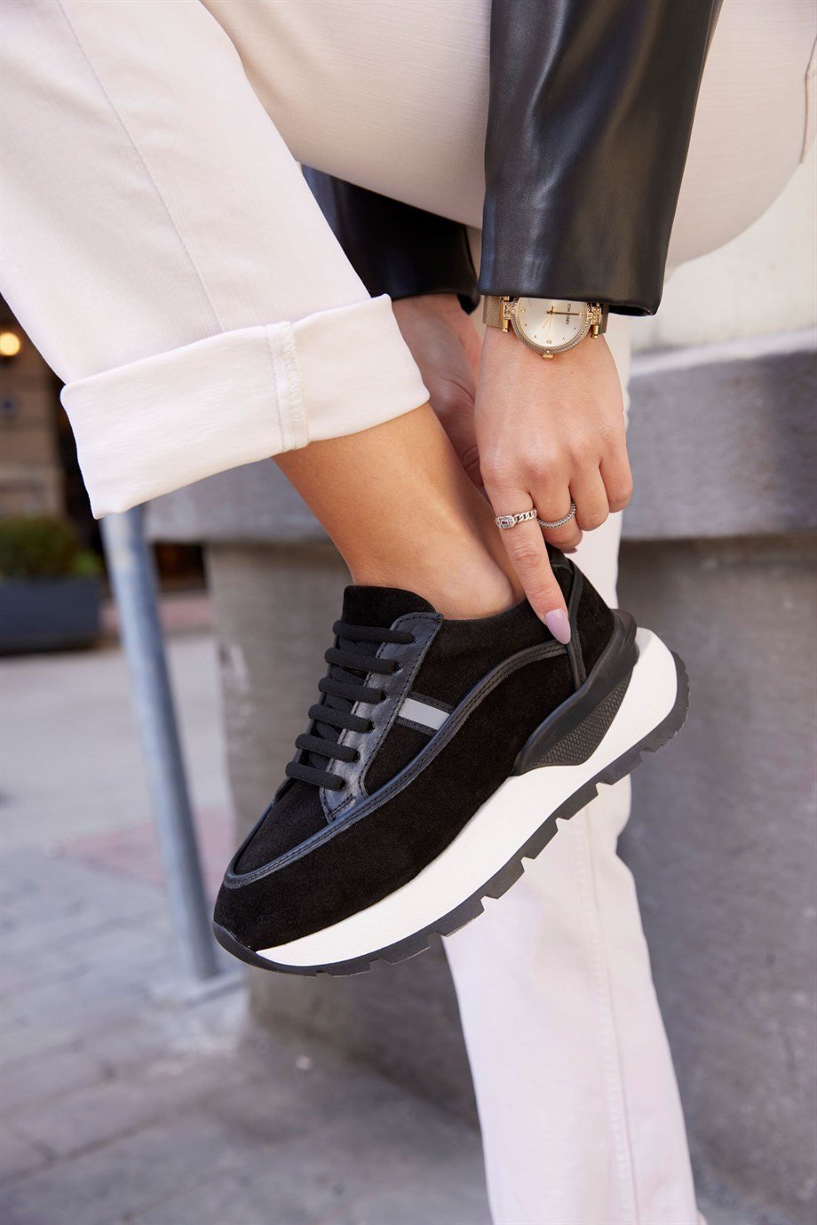 Dapne Siyah Hakiki Süet Kalın Tabanlı Kadın Sneaker