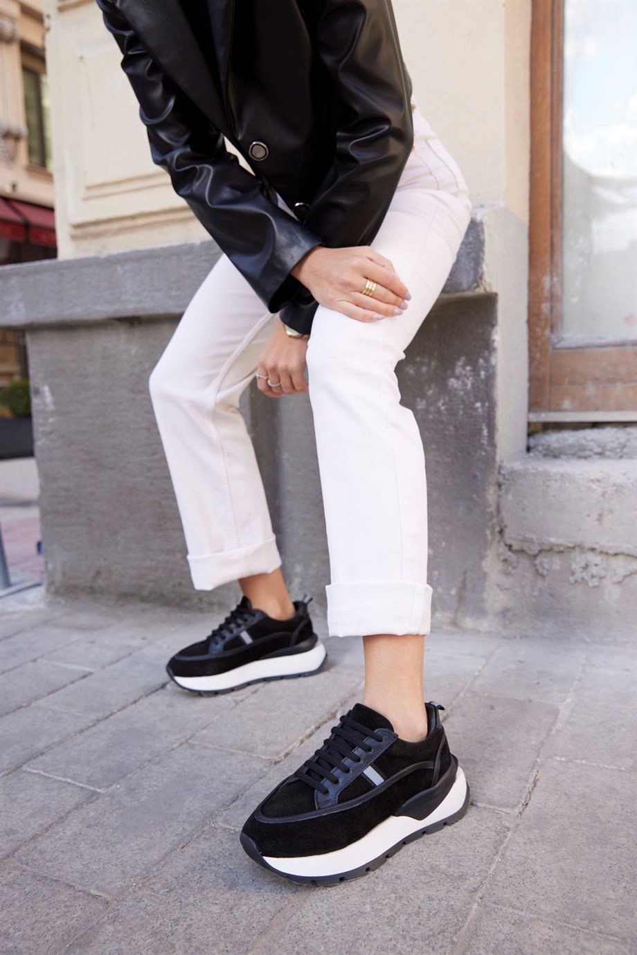 Dapne Siyah Hakiki Süet Kalın Tabanlı Kadın Sneaker