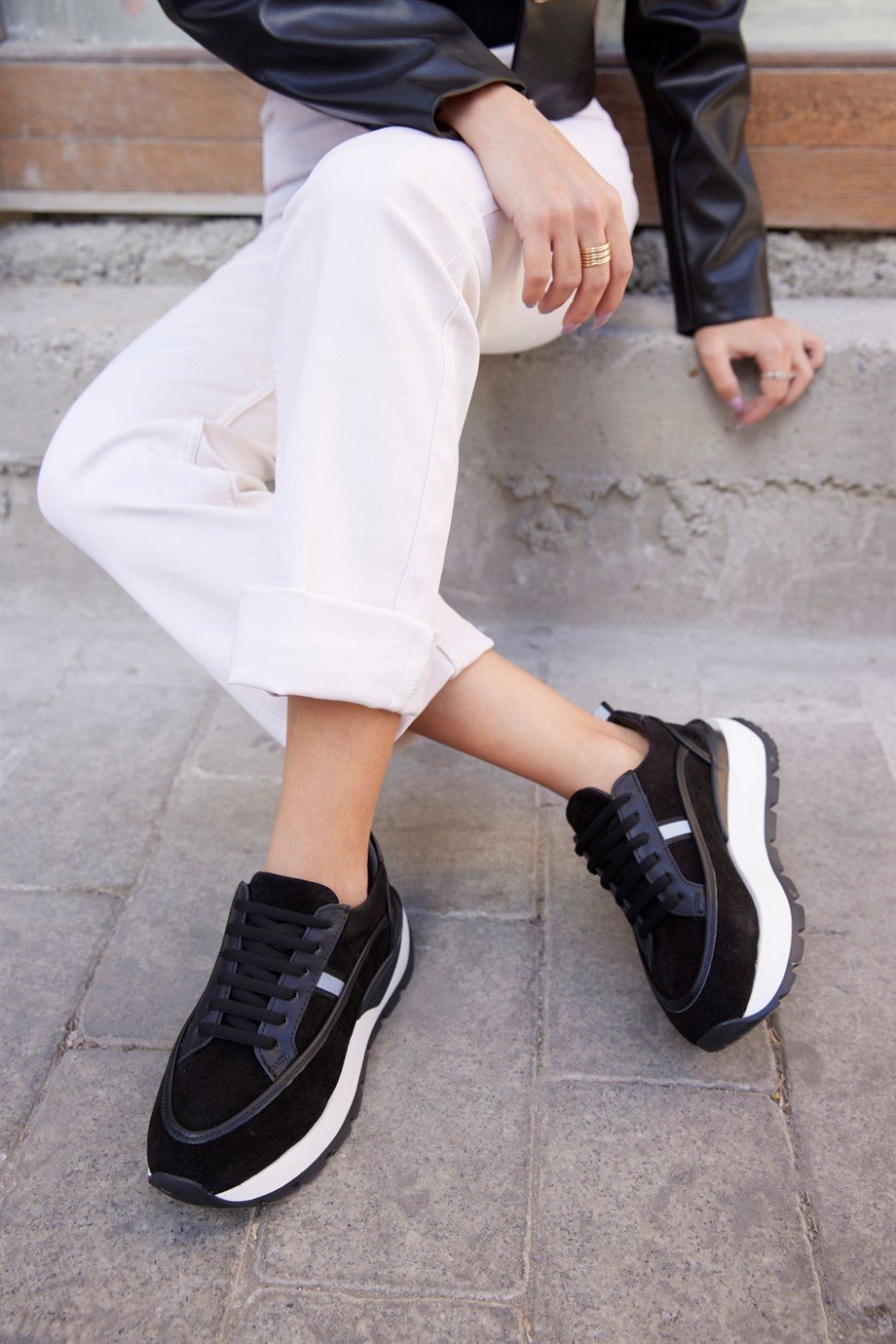 Dapne Siyah Hakiki Süet Kalın Tabanlı Kadın Sneaker
