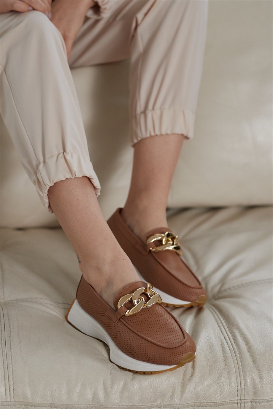 Darius Taba Hakiki Deri Zincir Aksesuarlı Kadın Sneaker