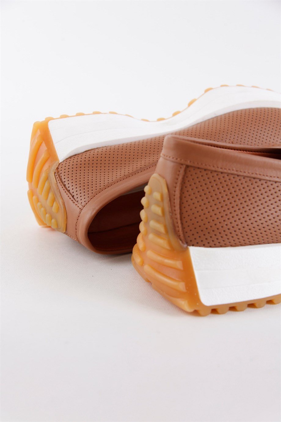 Darius Taba Hakiki Deri Zincir Aksesuarlı Kadın Sneaker