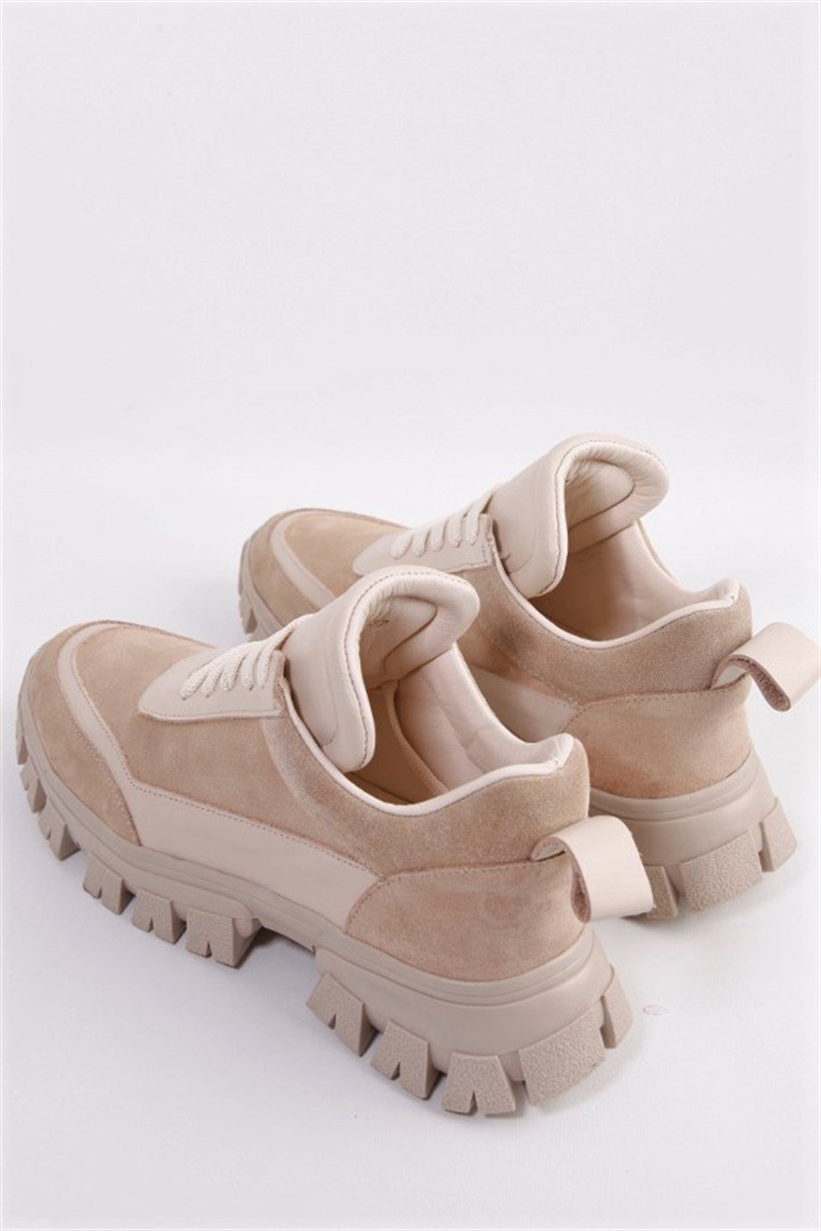 Diora Bej Süet Deri Bağcıklı Kadın Sneakers
