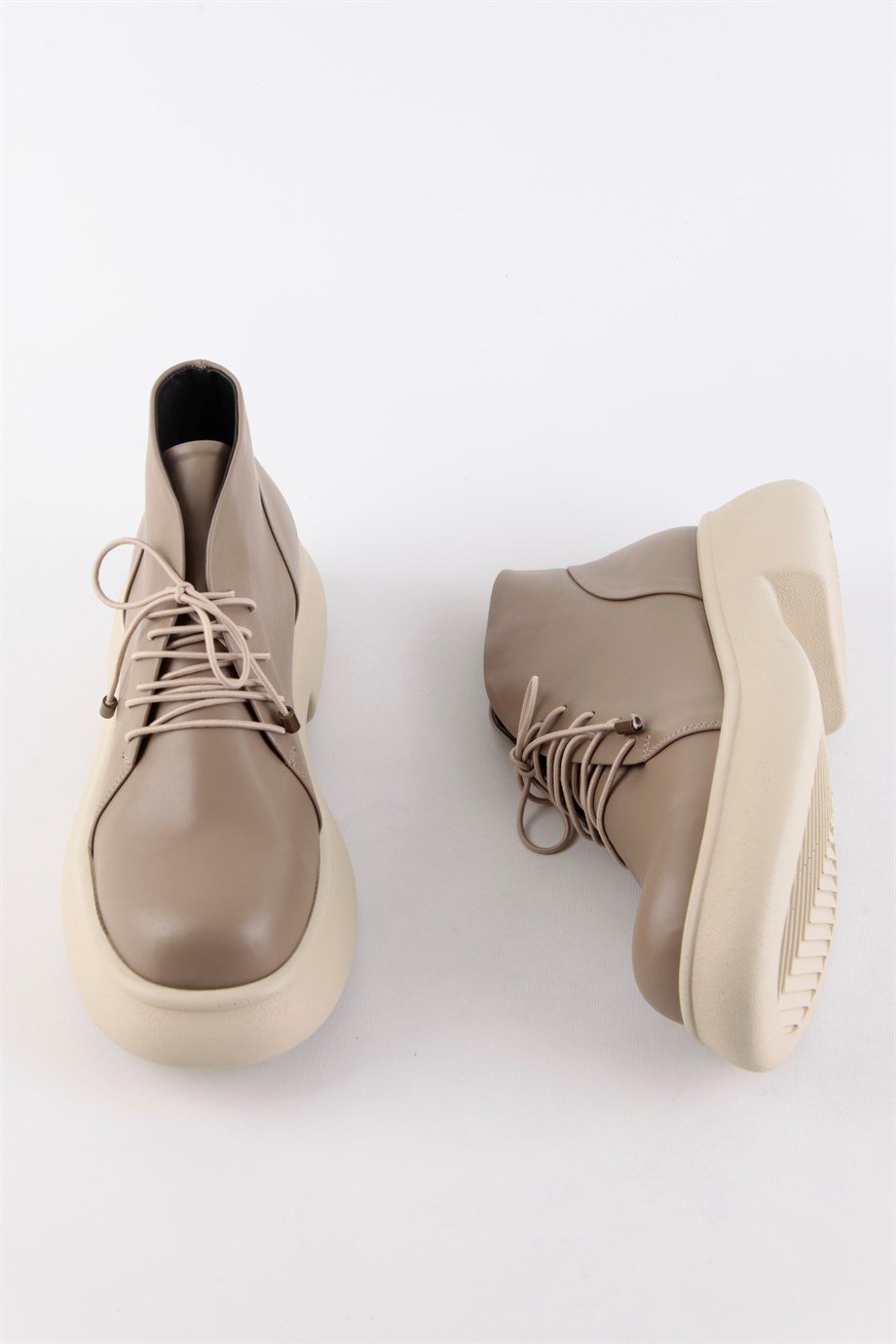 Ella Vizon Deri Kadın Bot