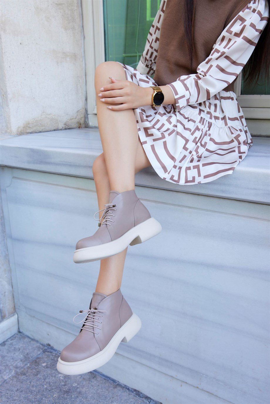 Ella Vizon Deri Kadın Bot