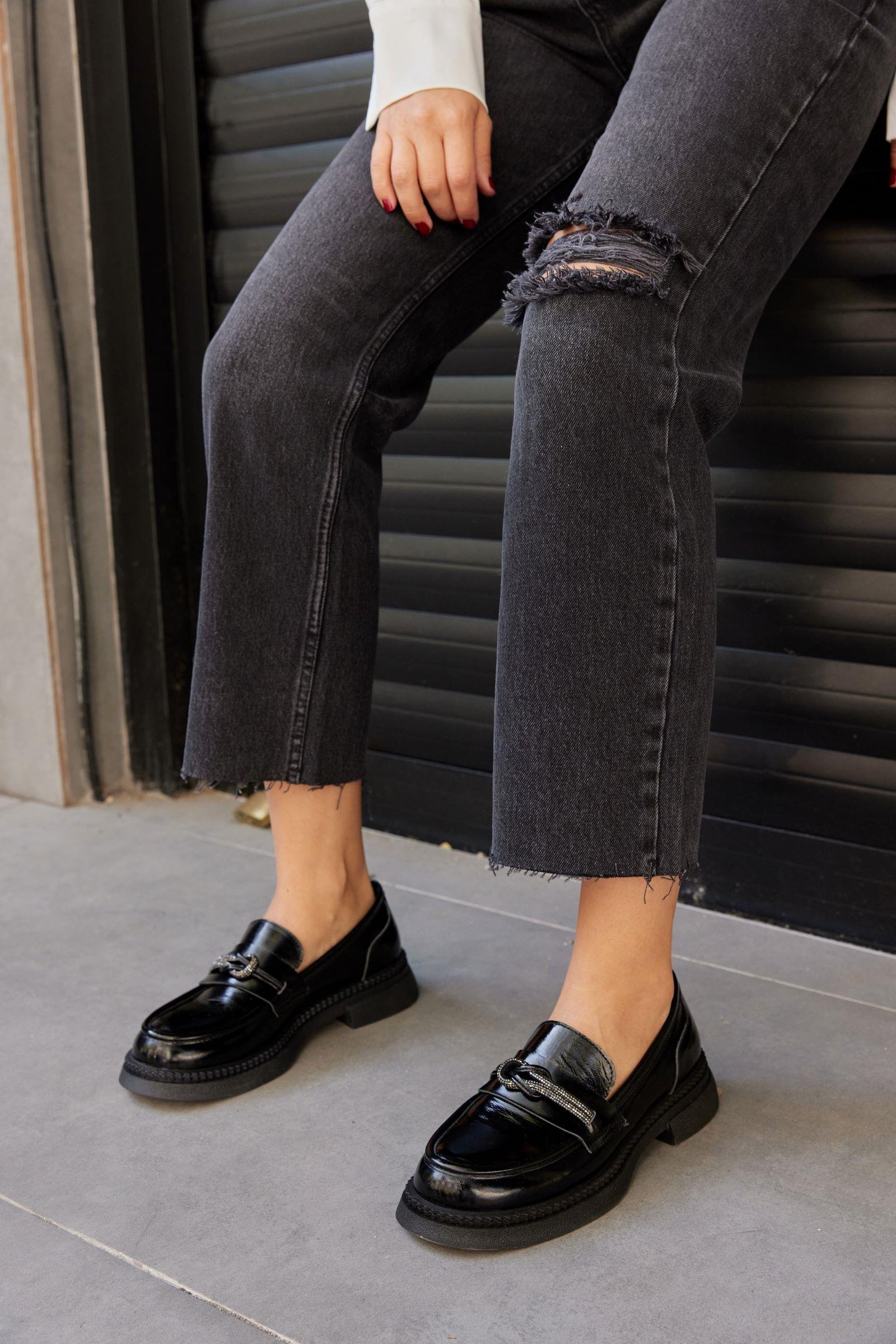 Gigi Siyah Rugan Hakiki Deri Taşlı Kadın Loafer